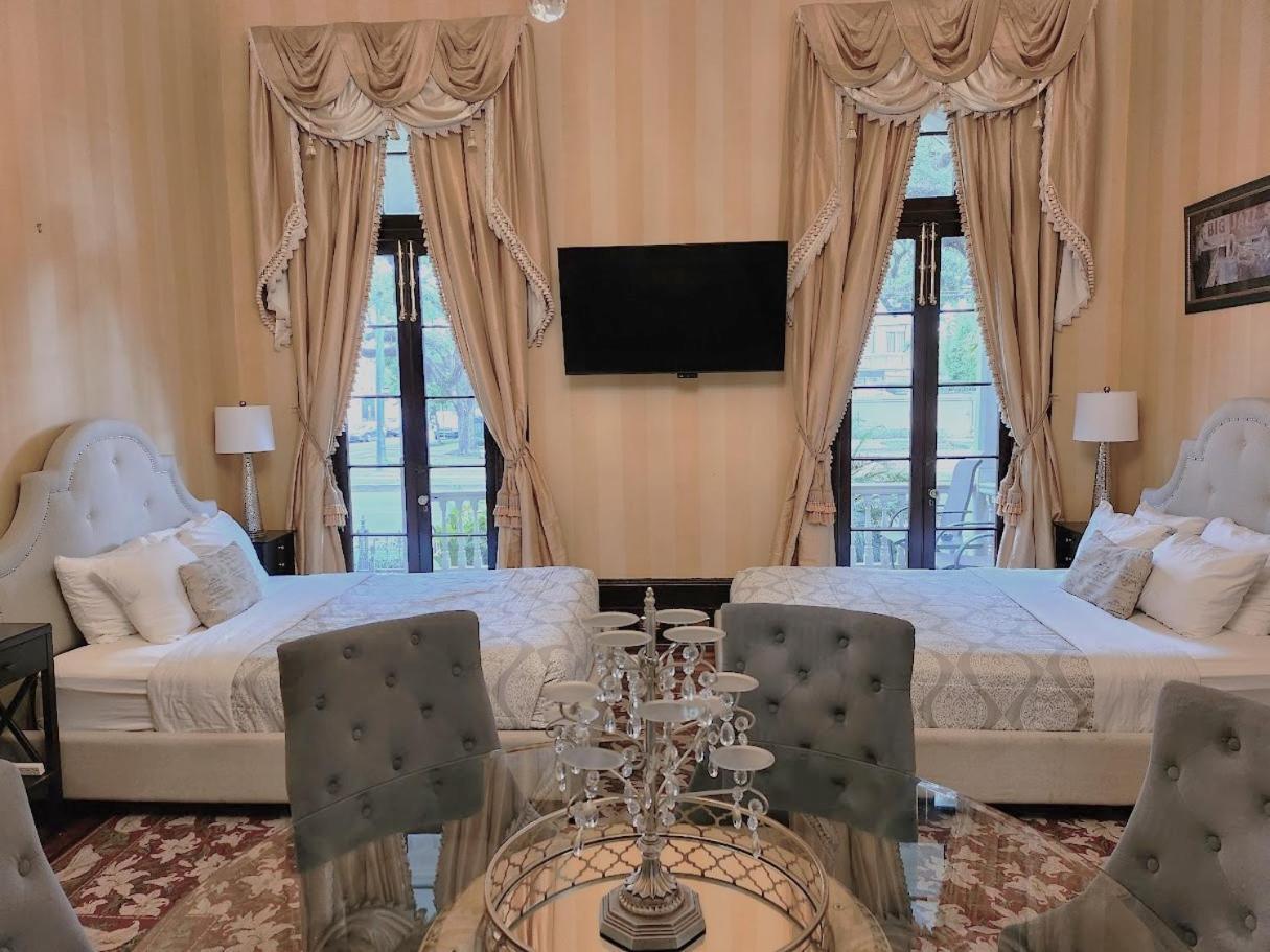 Walker Mansion On St Charles Ave - Unit 1 New Orleans