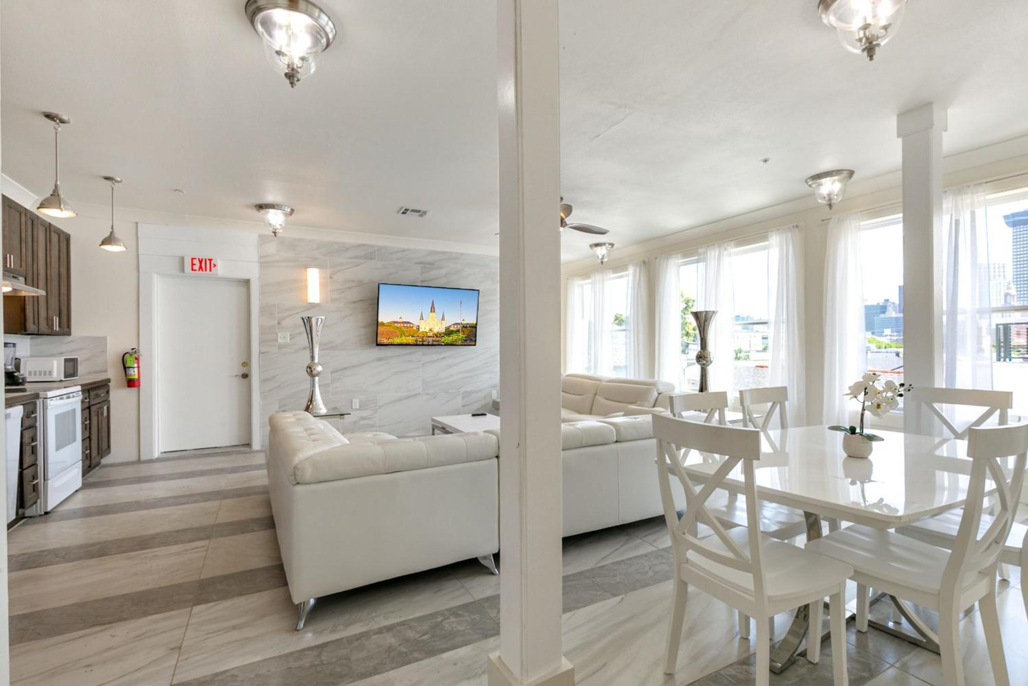 Apartment Stunning Close To French Quarter