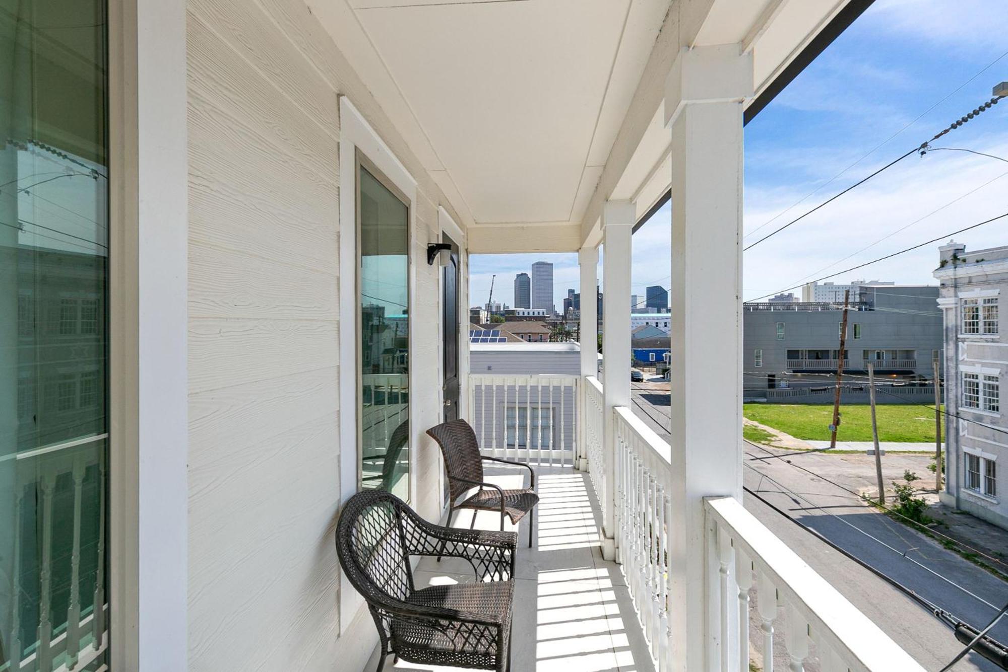 Stunning Close To French Quarter *