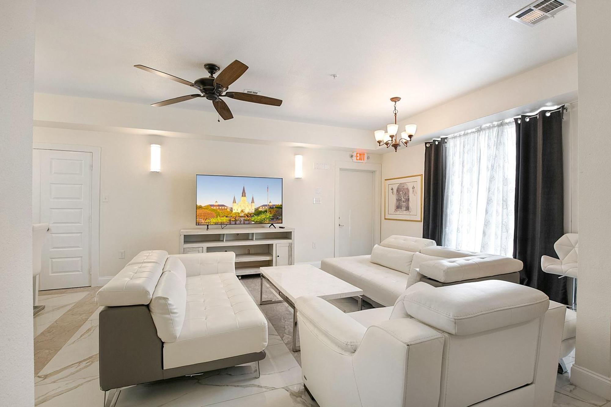 Stunning Close To French Quarter New Orleans