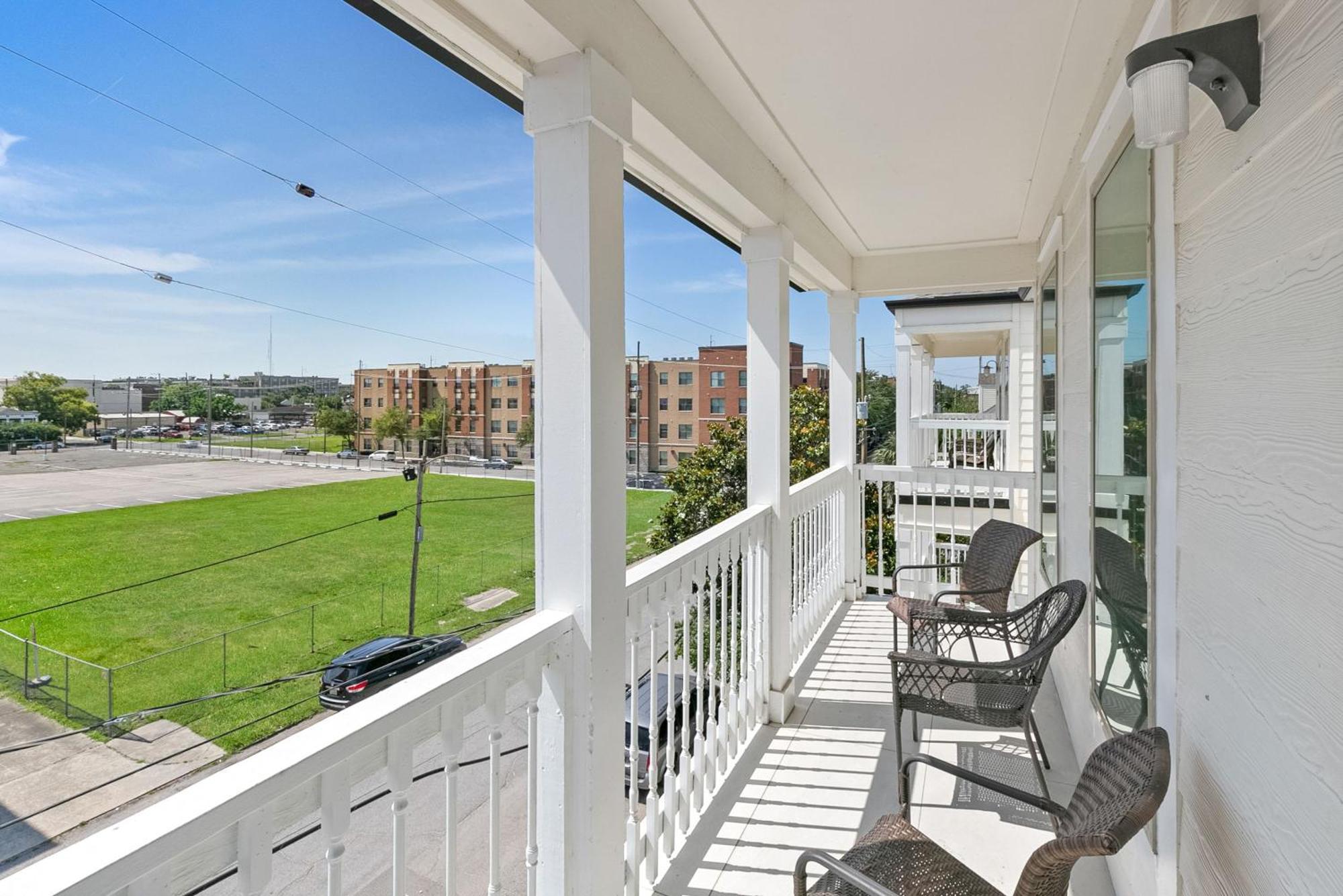 Stunning Close To French Quarter Apartment