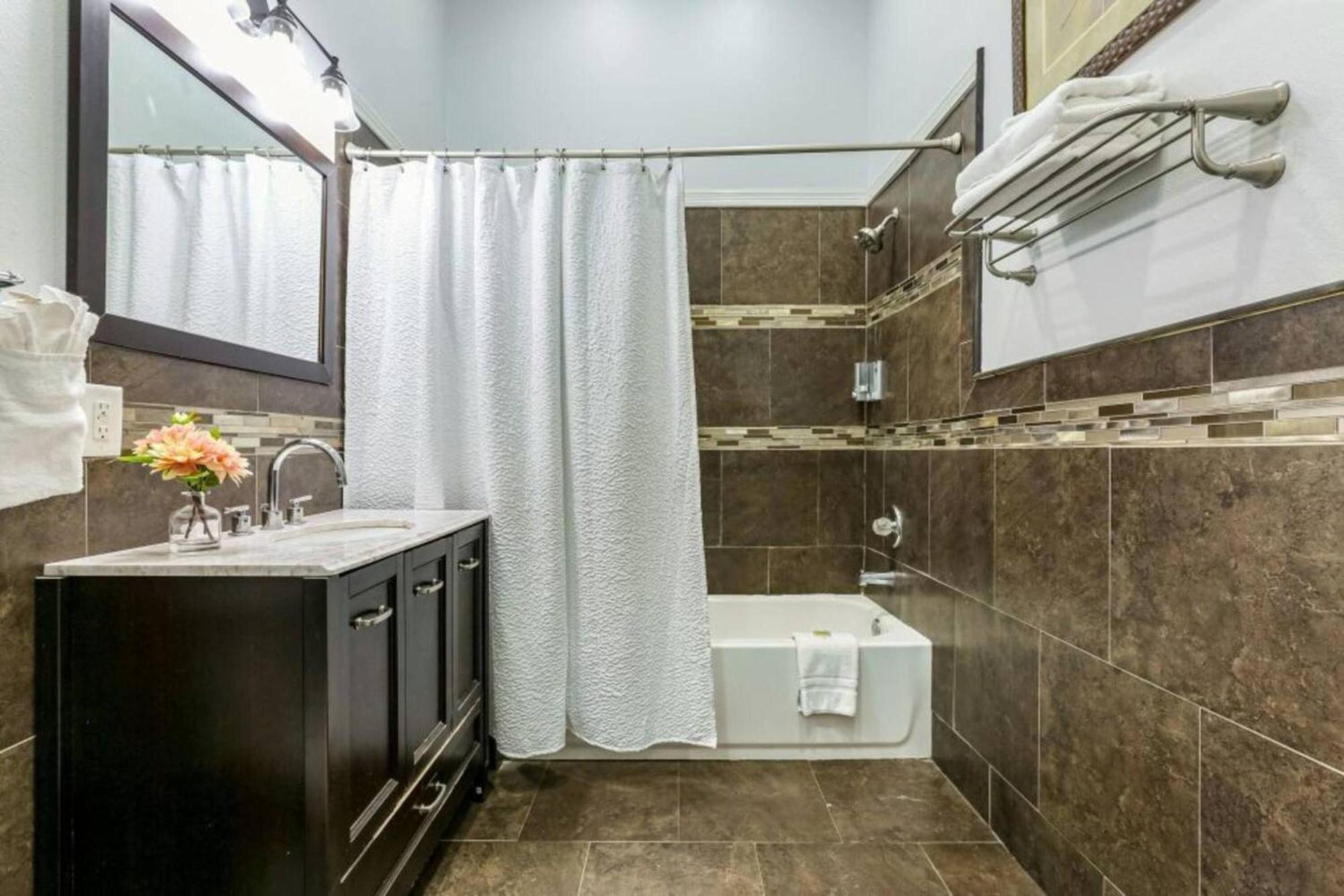 Apartment Spacious 3br Close To French Quarter *