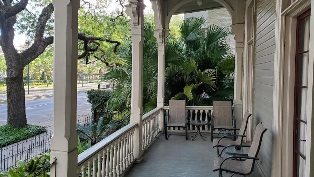 Apartment Walker Mansion On St Charles Ave - Unit 7 *