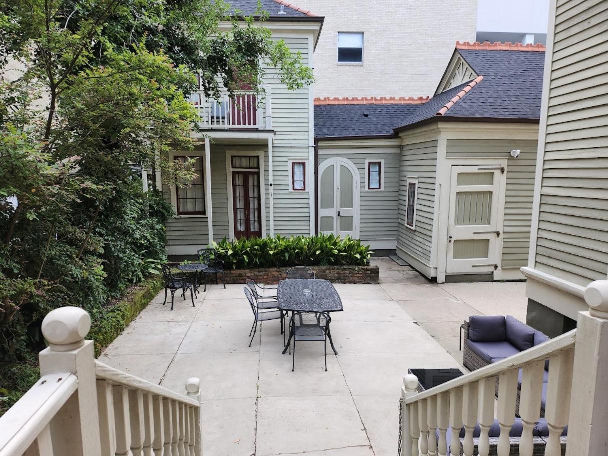 Apartment Walker Mansion On St Charles Ave - Unit 7 New Orleans