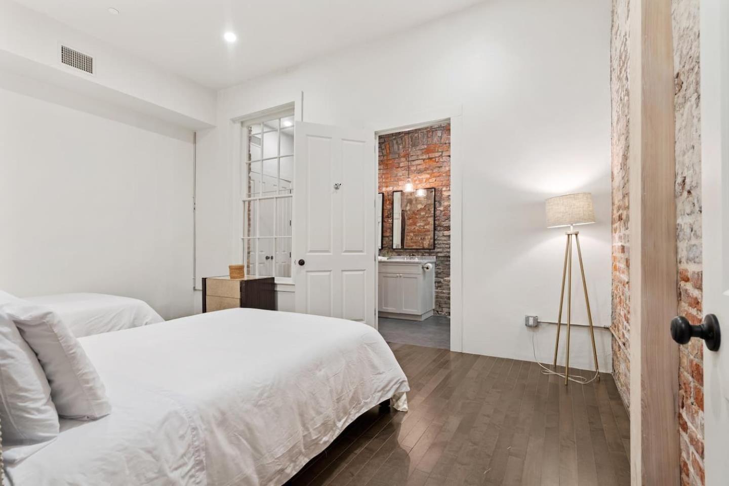 Group-friendly Nola Near Bourbon New Orleans