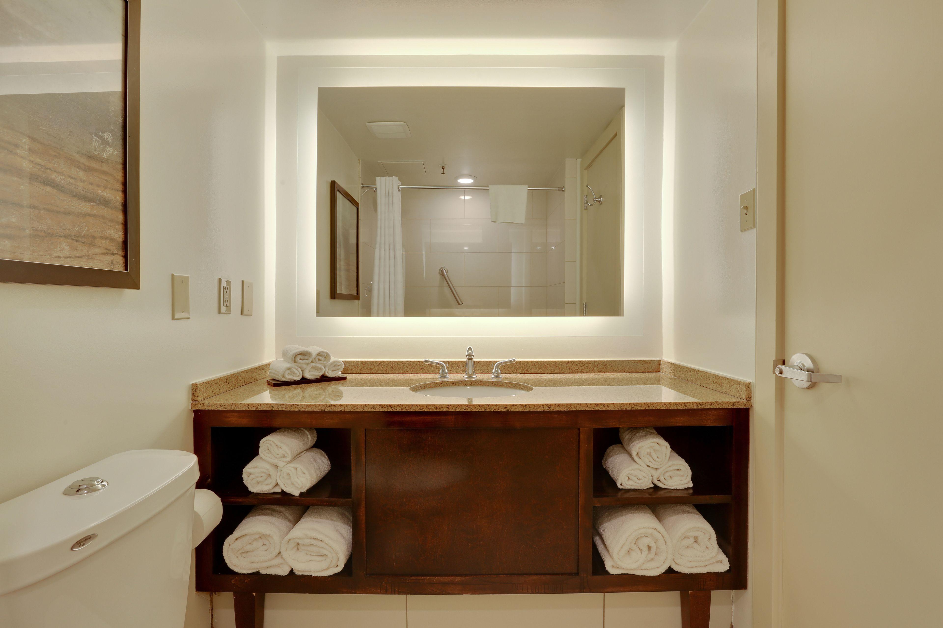 Hotel Embassy By Hilton Convention Center New Orleans