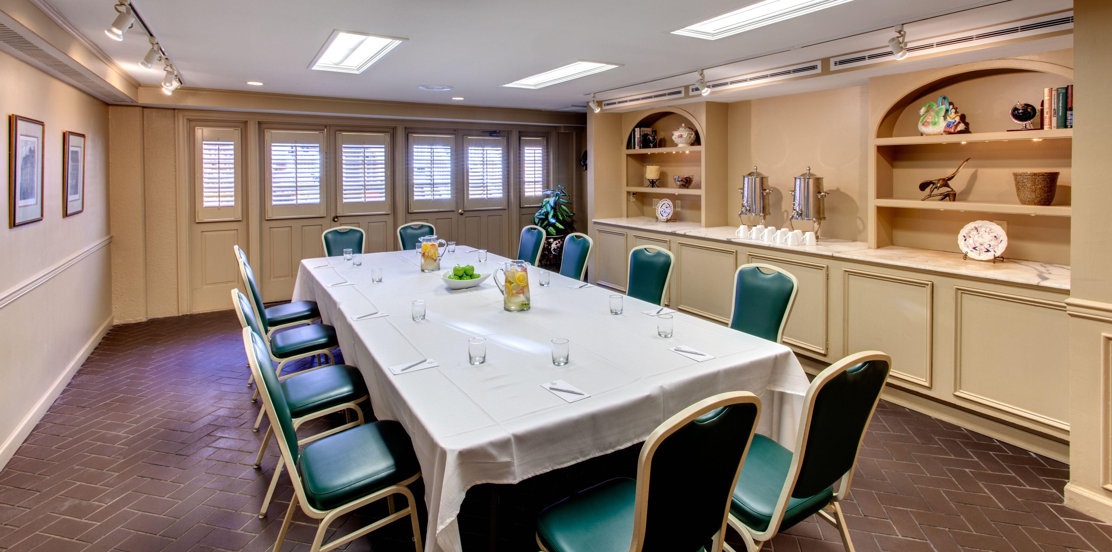 Hotel Dauphine Orleans 3*