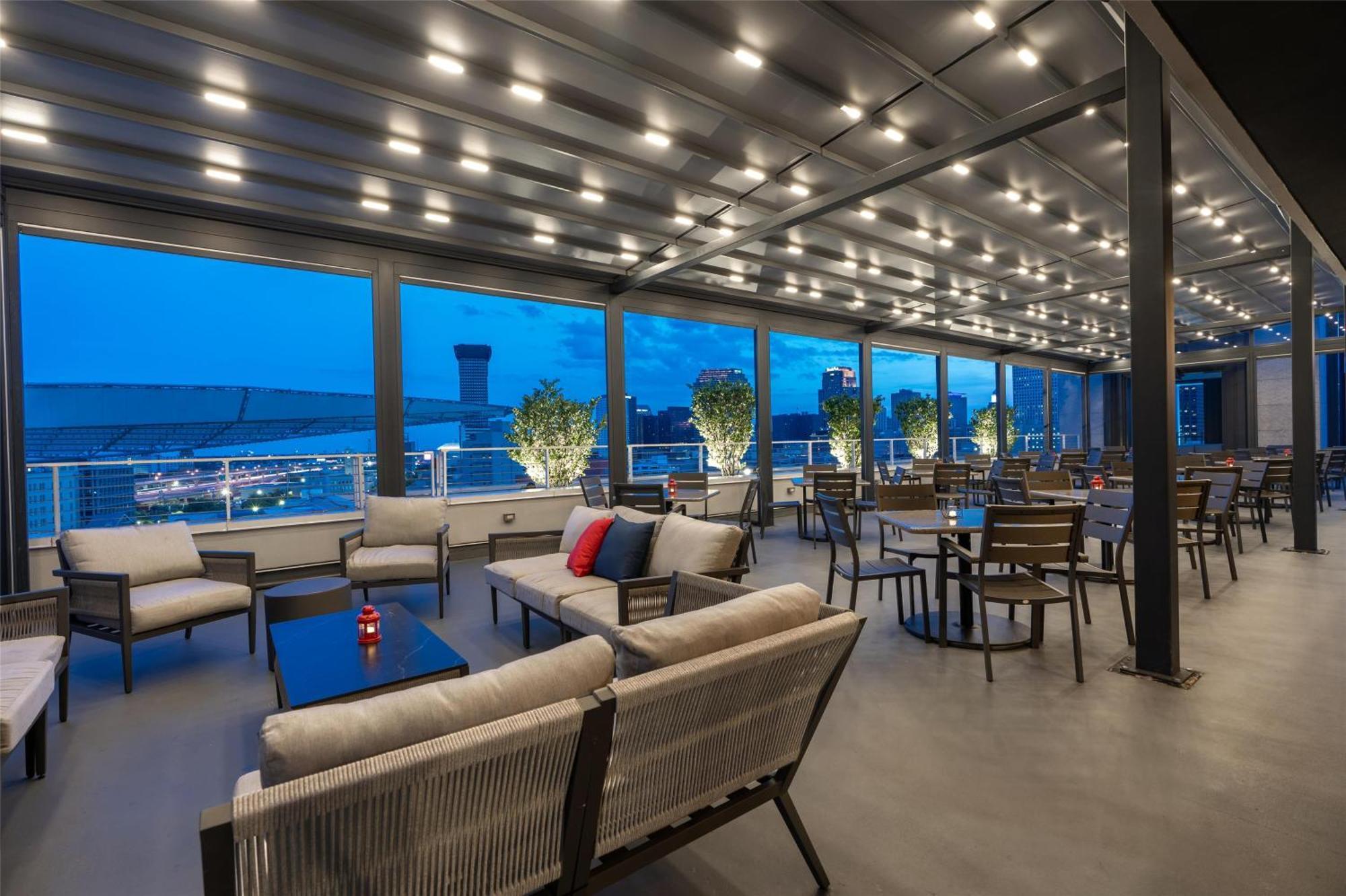 The Higgins New Orleans, Curio Collection By Hilton Hotel New Orleans