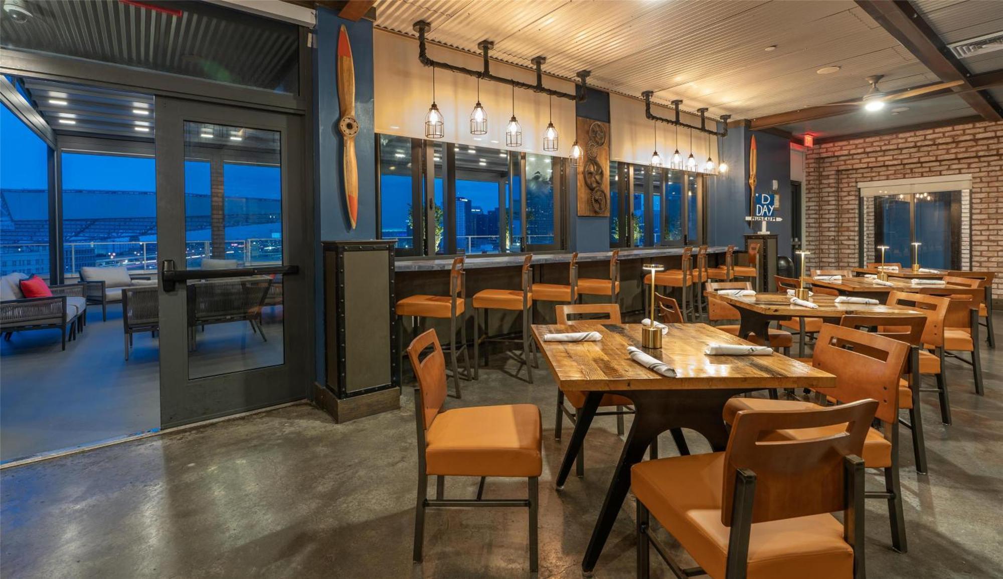 The Higgins New Orleans, Curio Collection By Hilton New Orleans