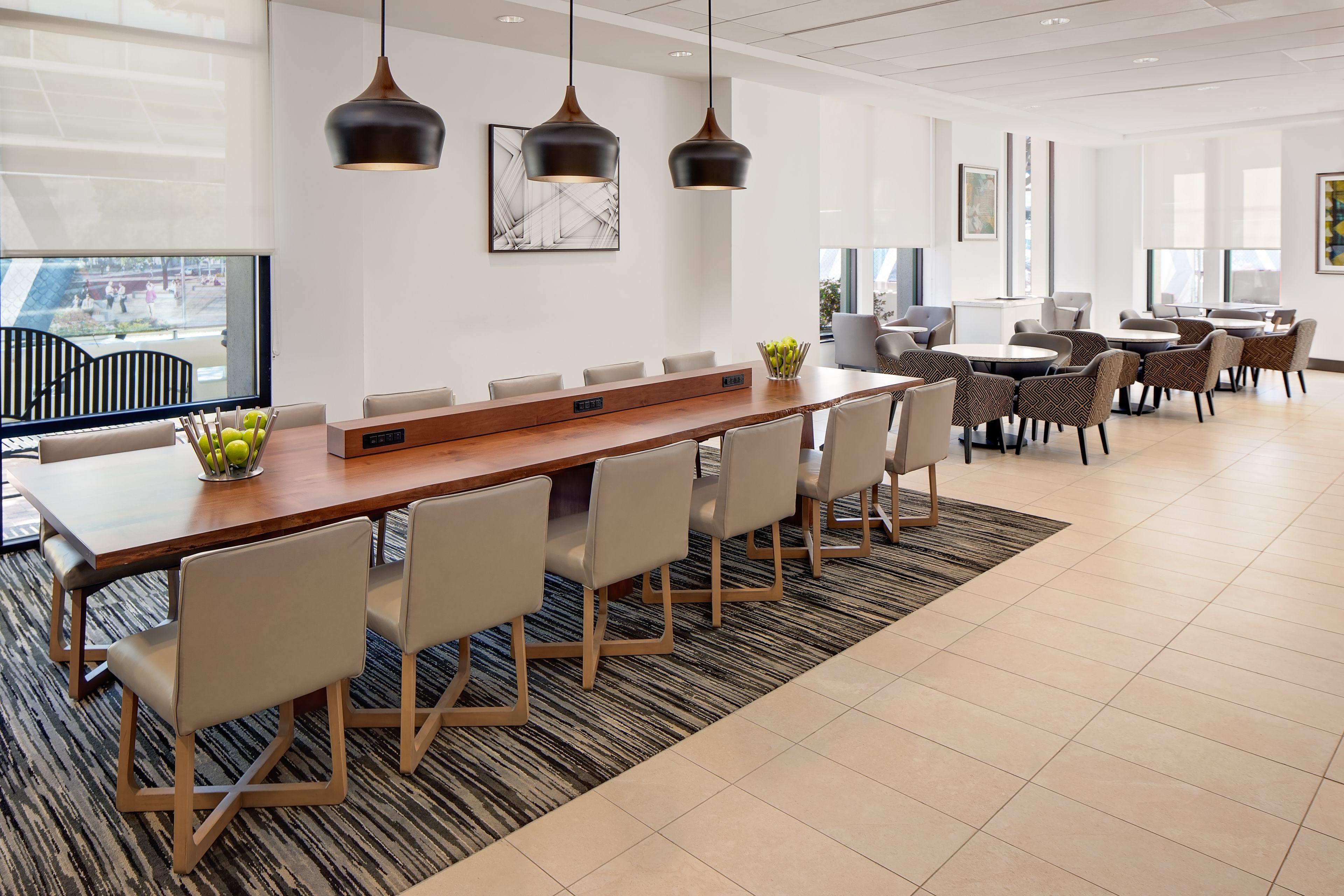 Hyatt Place Convention Center 3*