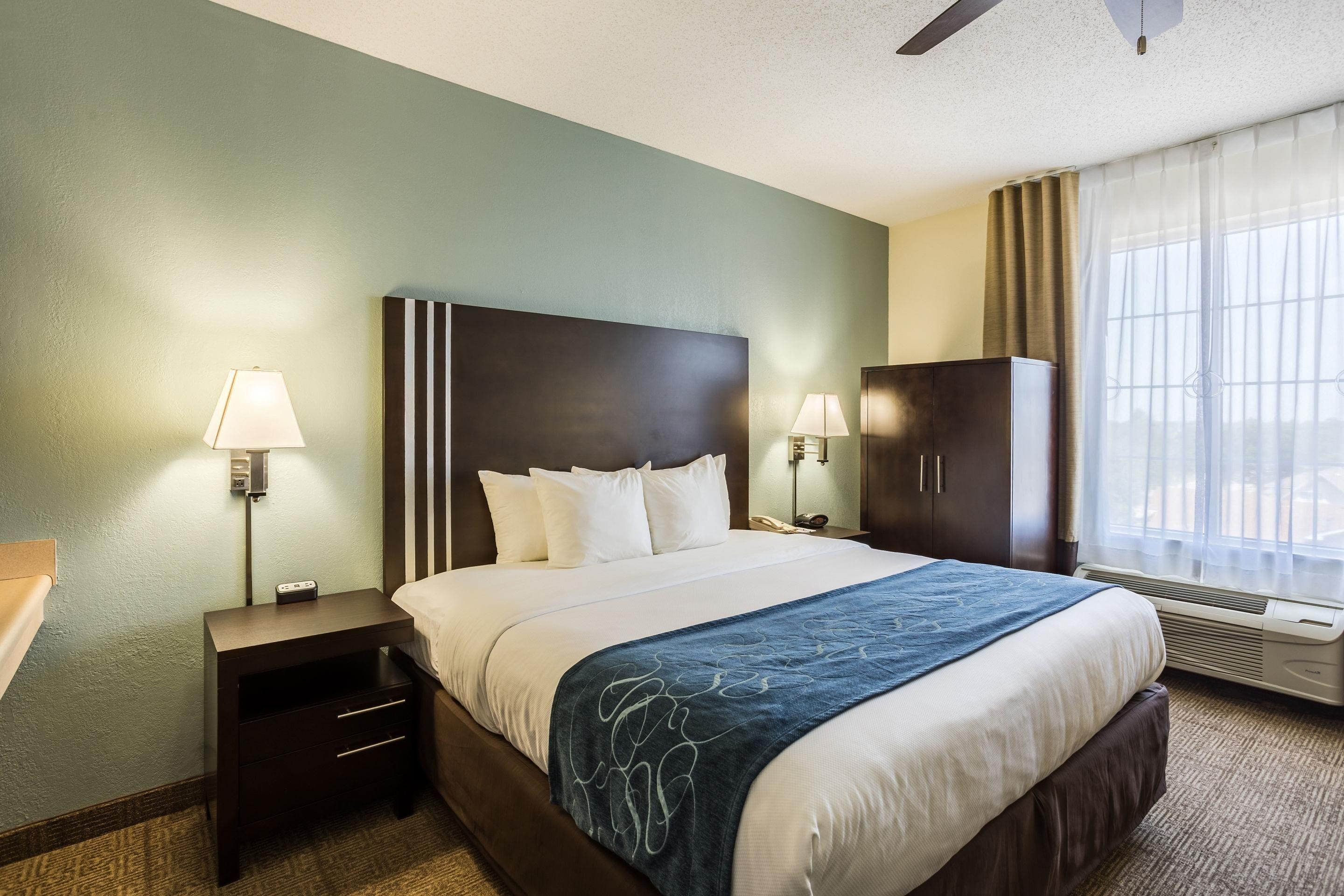 Hotel Comfort East 2*