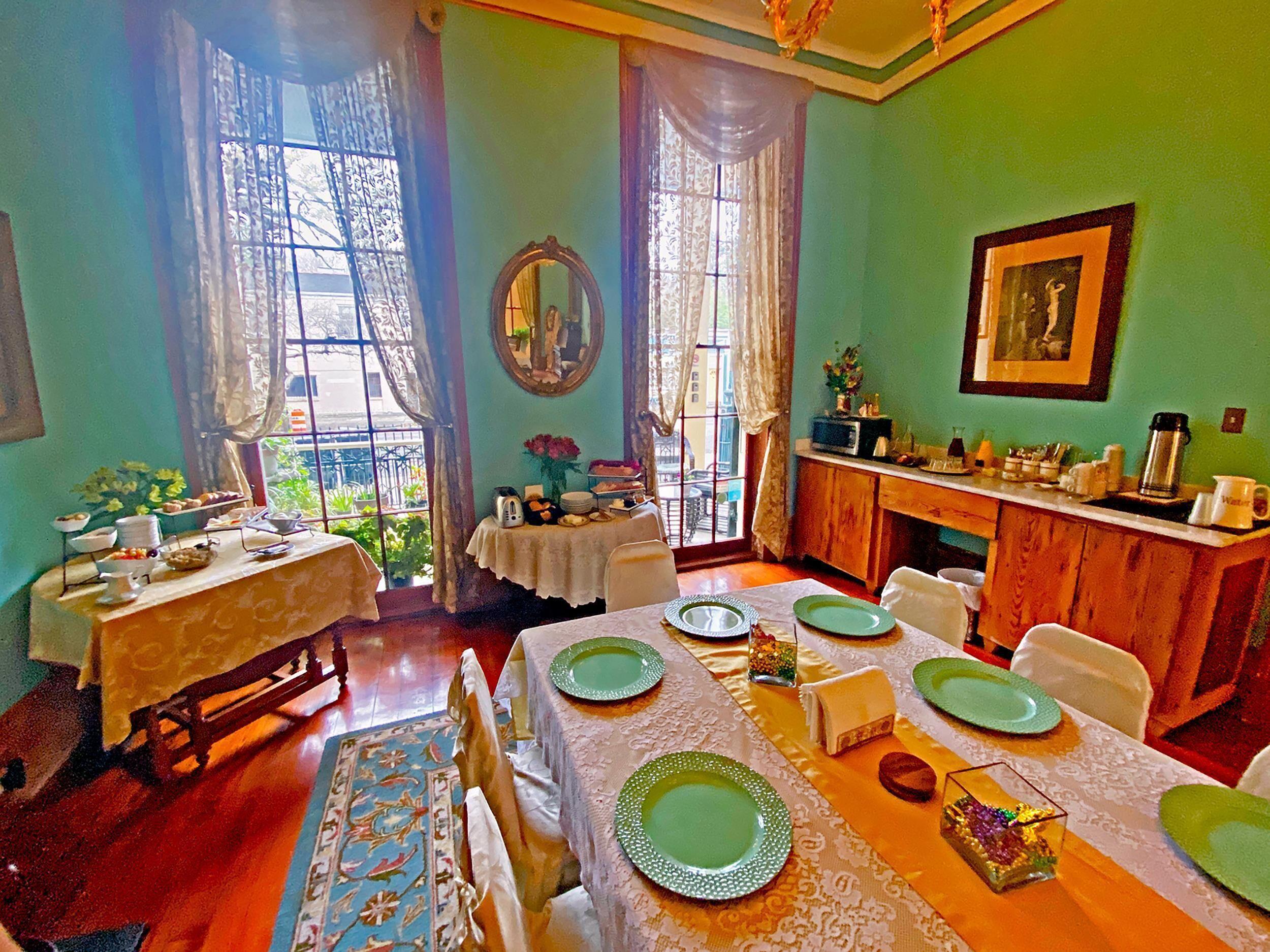 Parisian Courtyard Bed & Breakfast New Orleans