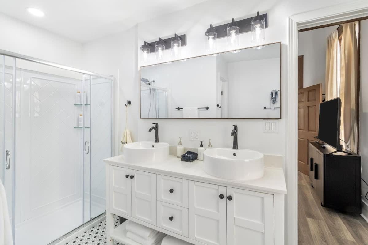 Delightful Canal Street Family In Mid-city Holiday home New Orleans