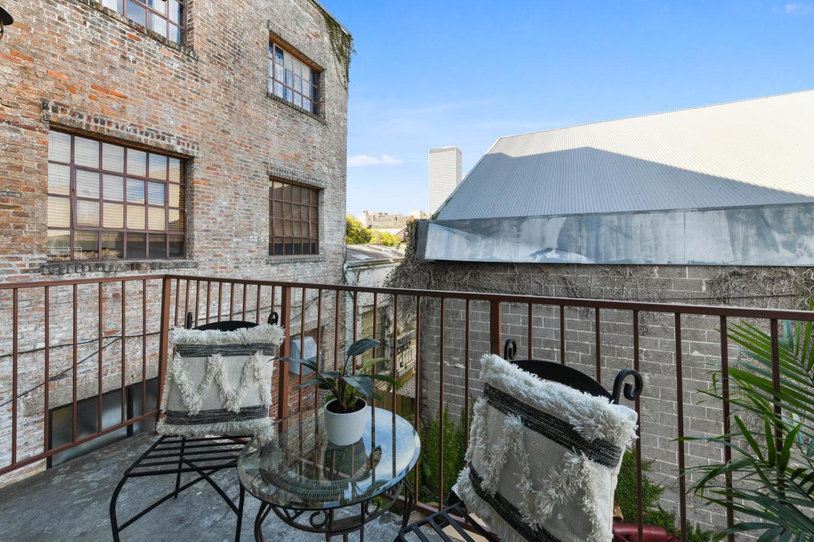 Warehouse District Intimate One Bedroom * New Orleans