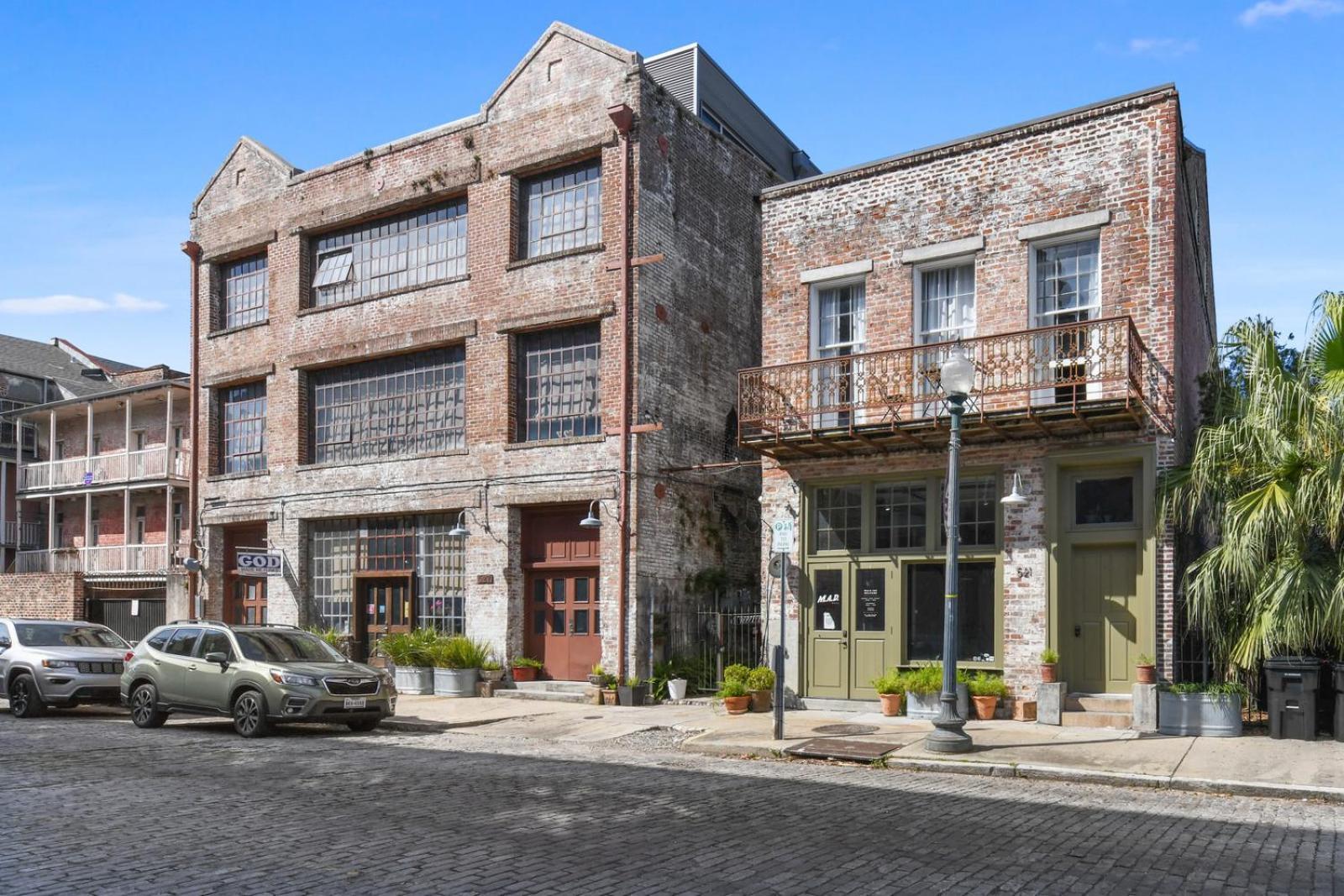 Warehouse District Intimate One Bedroom * New Orleans