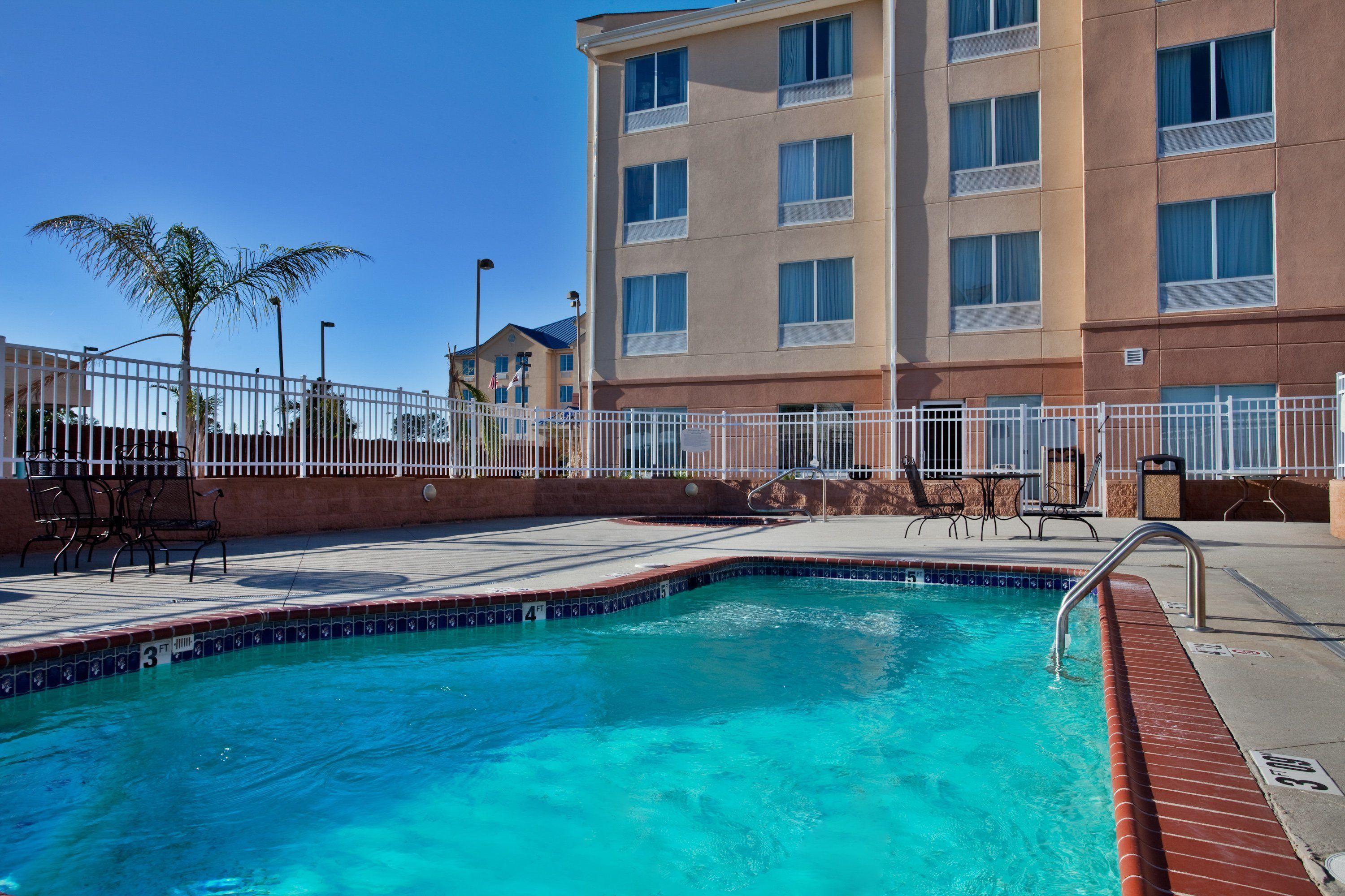 Express East By Ihg Hotel 2*