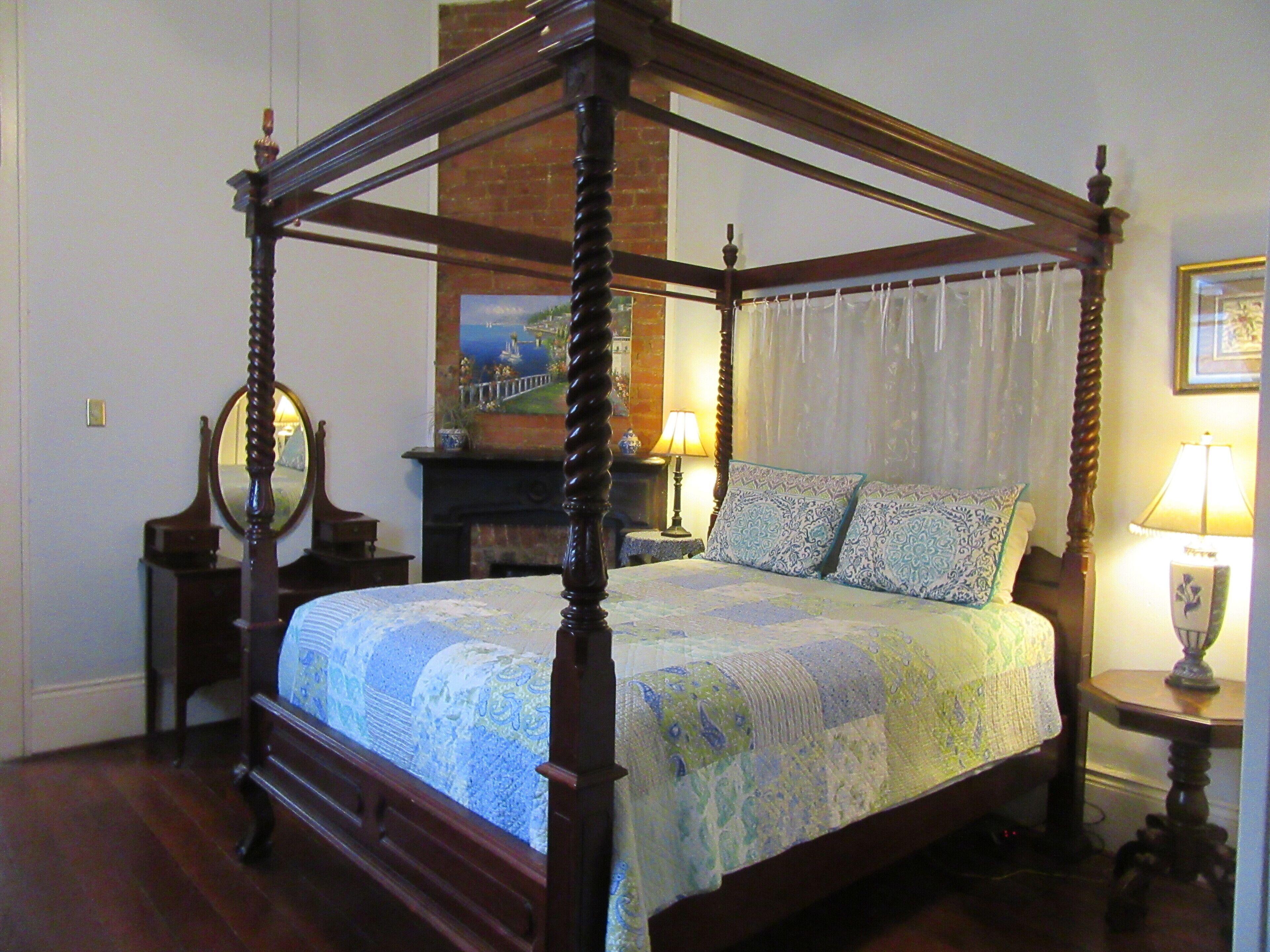 Garden District Bed & Breakfast 3*