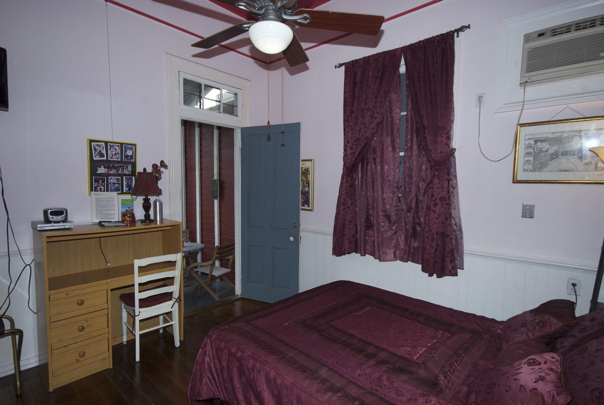 Bed & Breakfast The Burgundy 3*