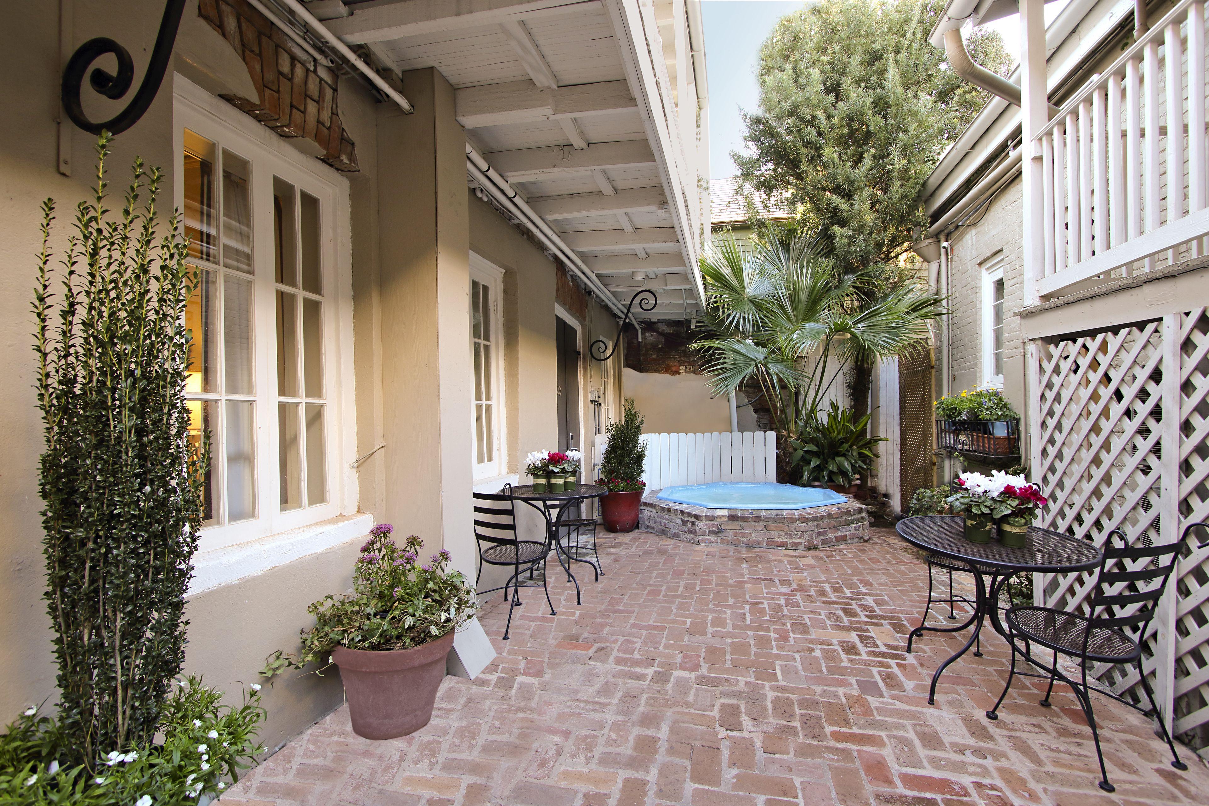 On Ursulines, A French Quarter Inn New Orleans