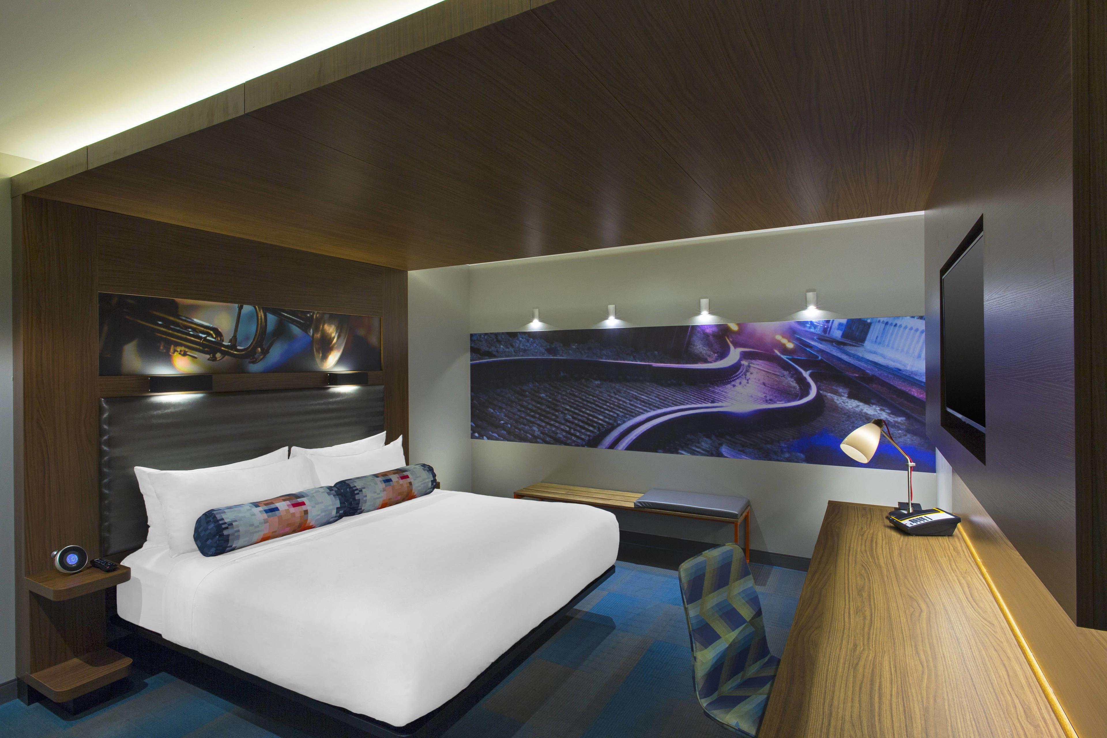 Aloft Downtown Hotel 3*