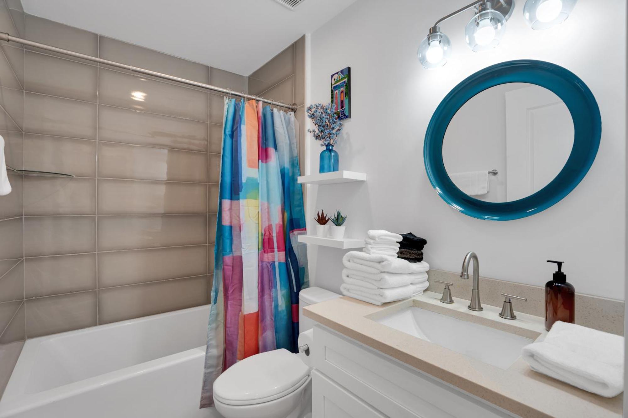 Elegant Across From Fq W Free Parking Hotel *