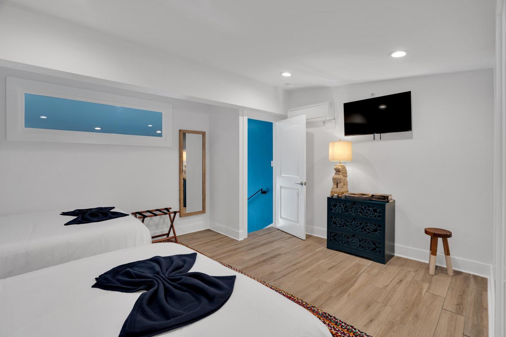 Elegant Across From Fq W Free Parking Hotel New Orleans