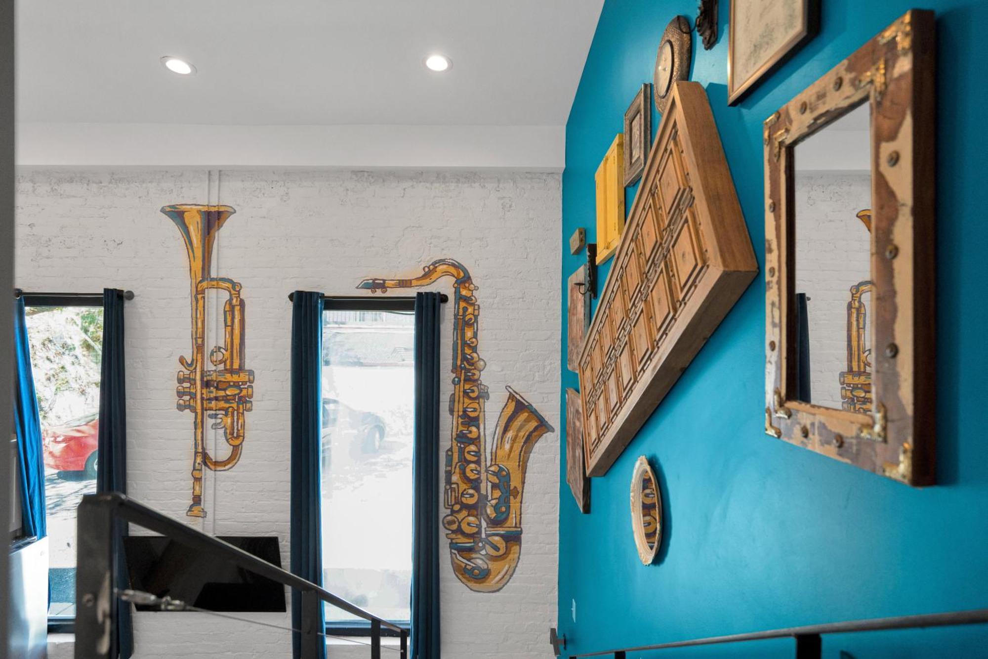 Elegant Across From Fq W Free Parking Hotel