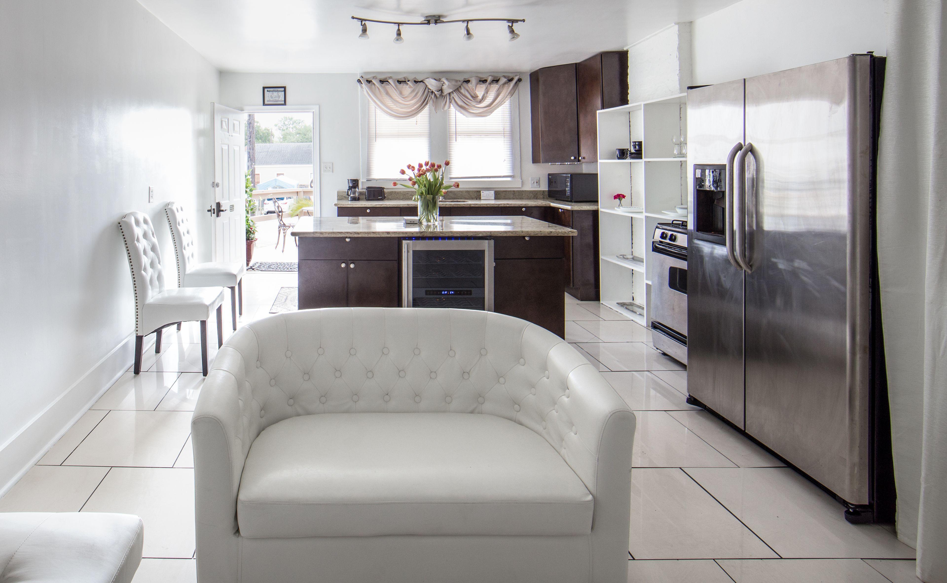 Motel Magazine Mansion