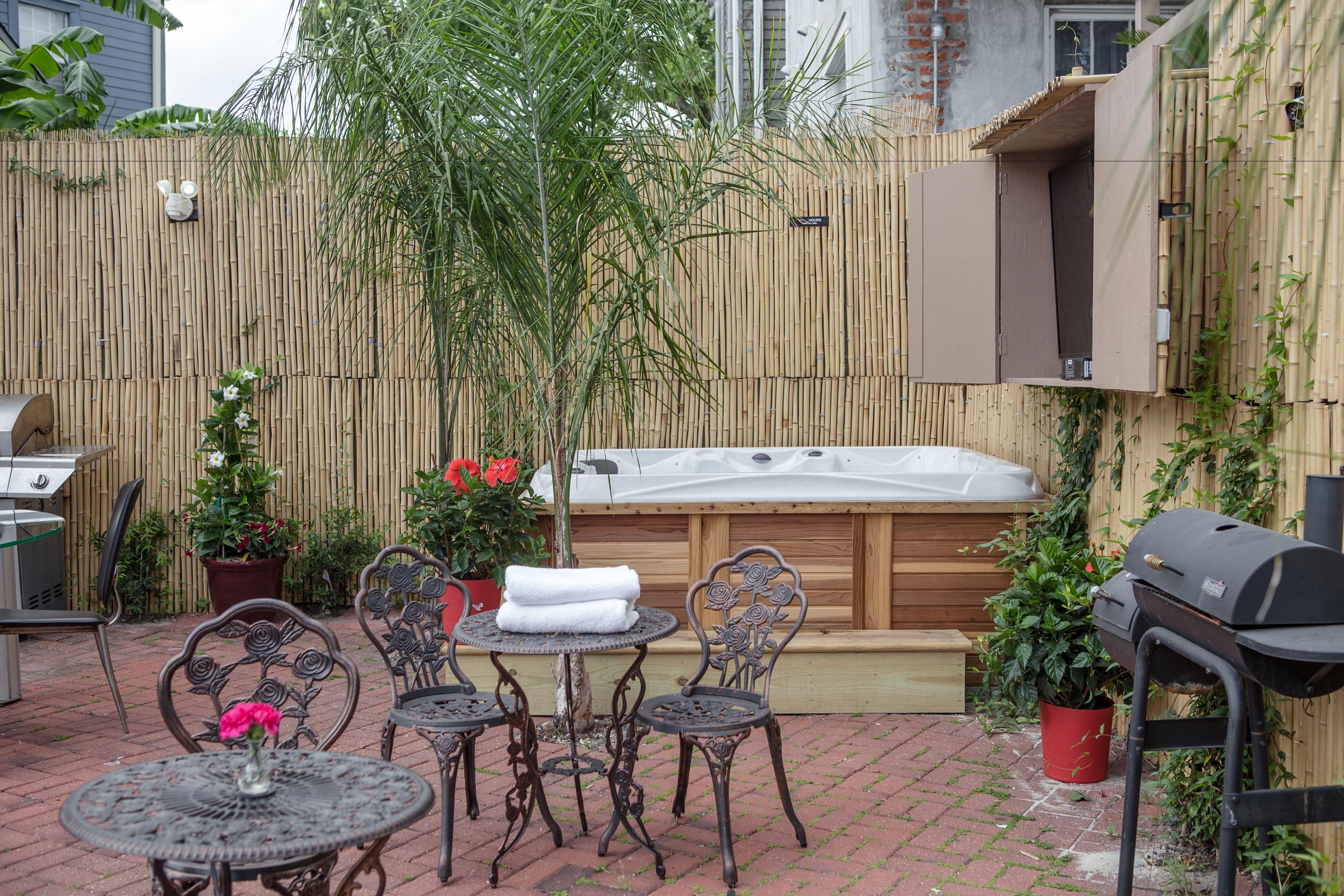 Motel Magazine Mansion New Orleans