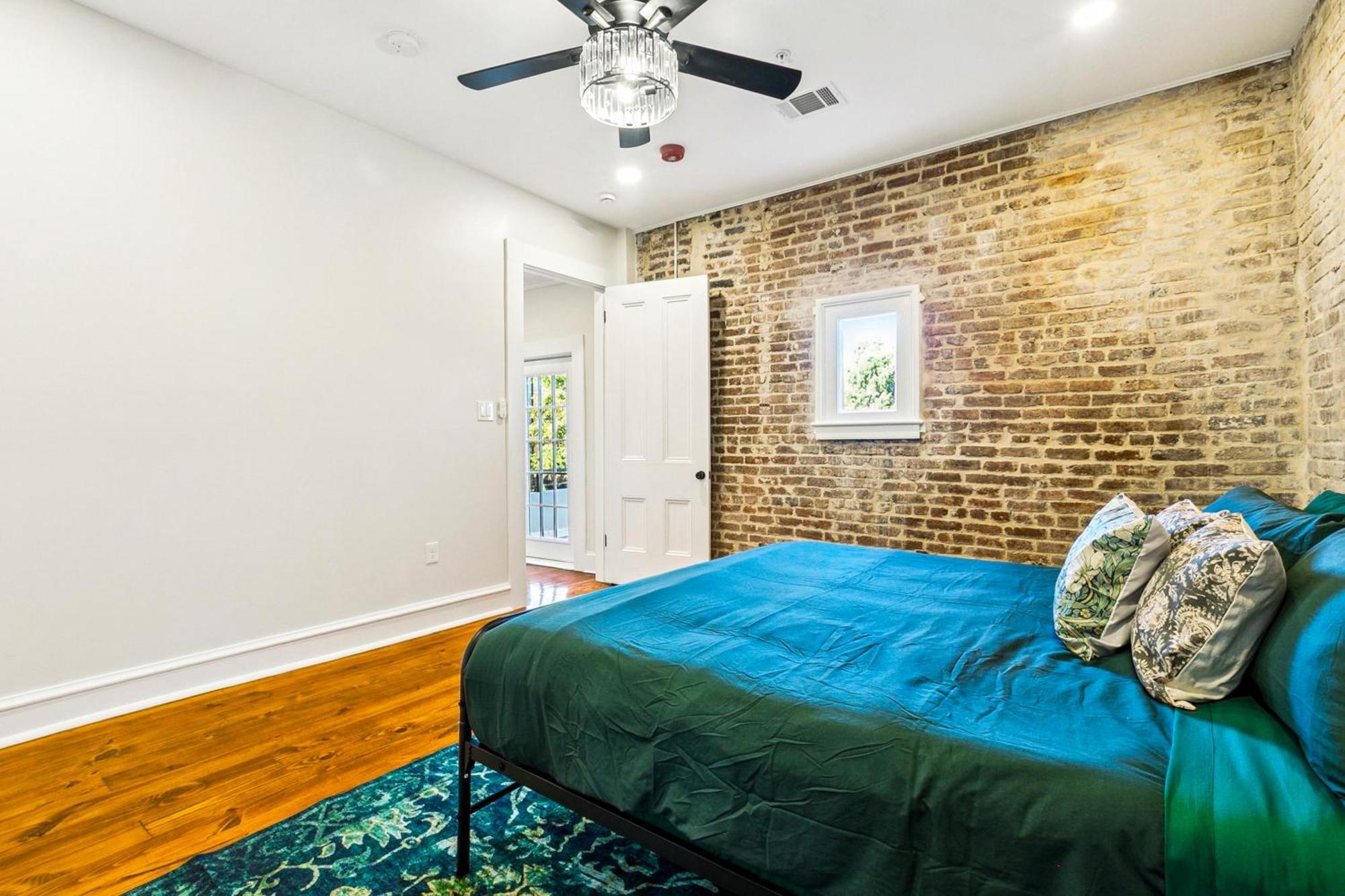 Apartment Stylish & Spacious In