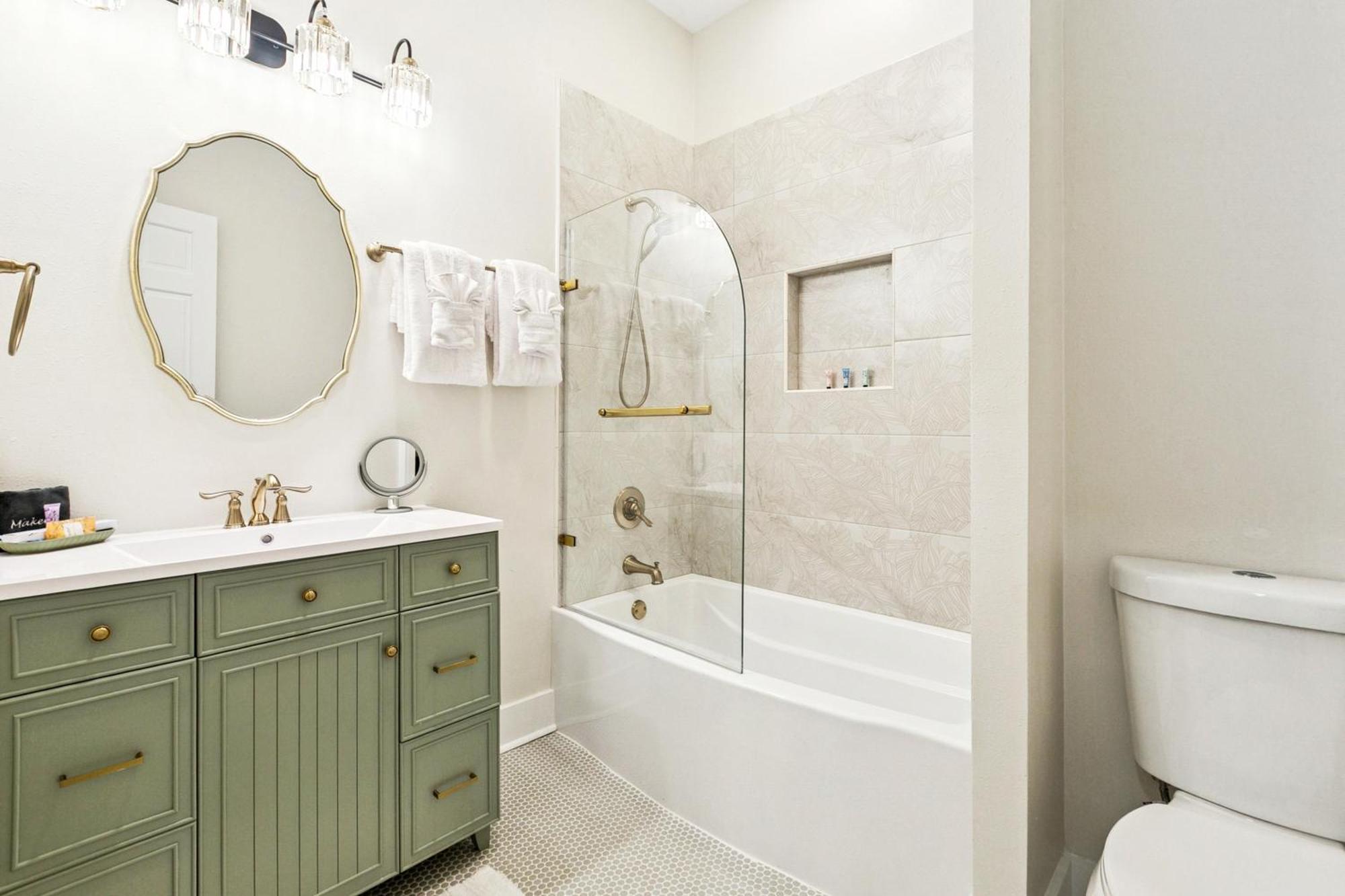 Stylish & Spacious In *