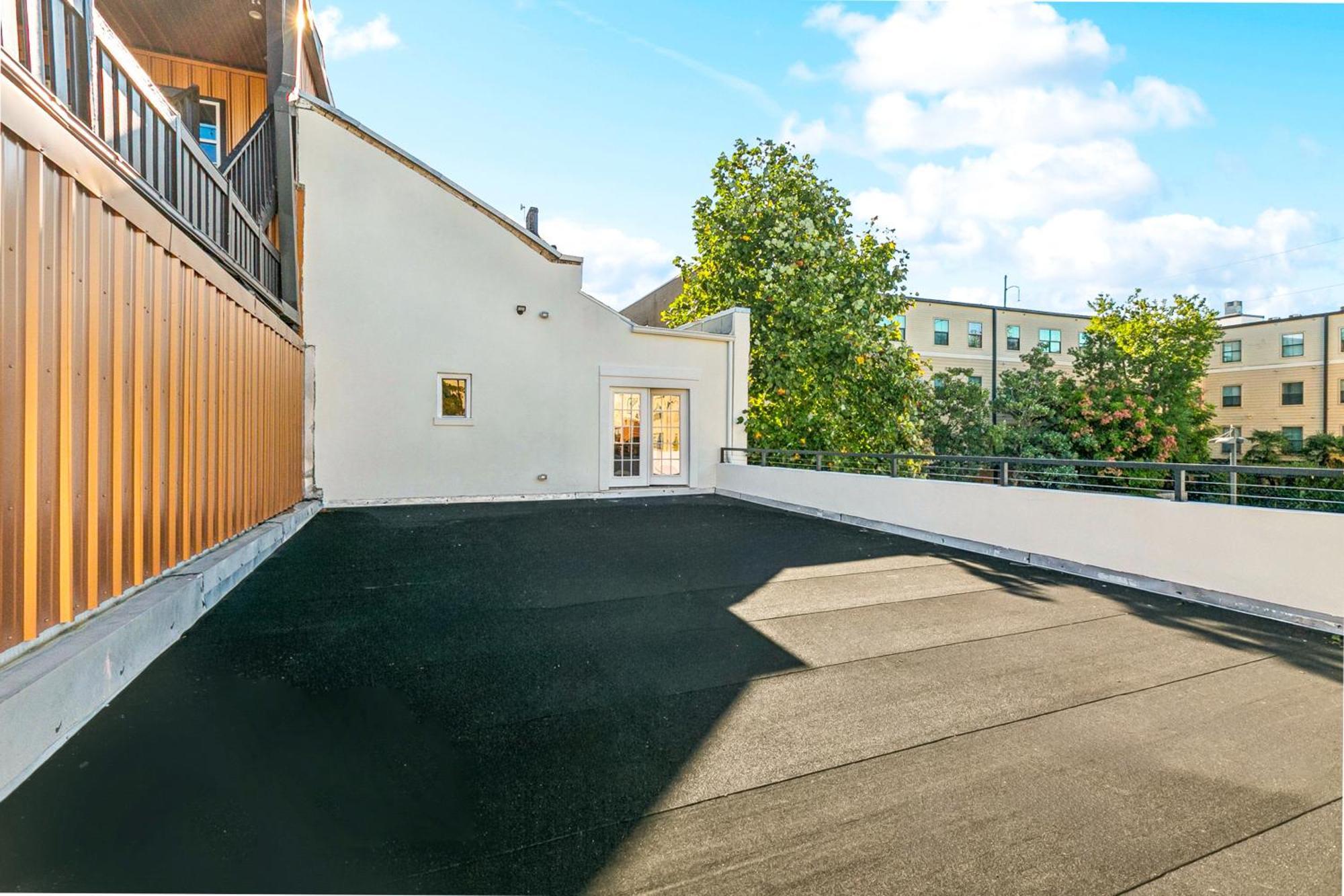 Apartment Stylish & Spacious In