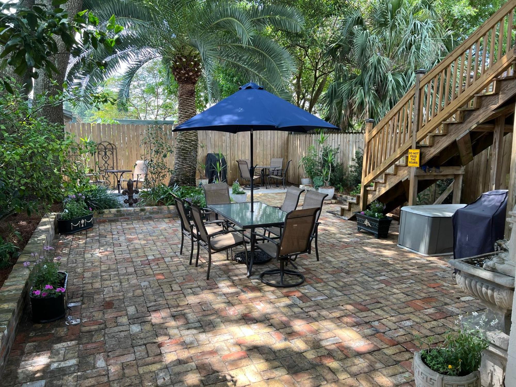 Marigny Has It All, Location & Comfort! Holiday home *