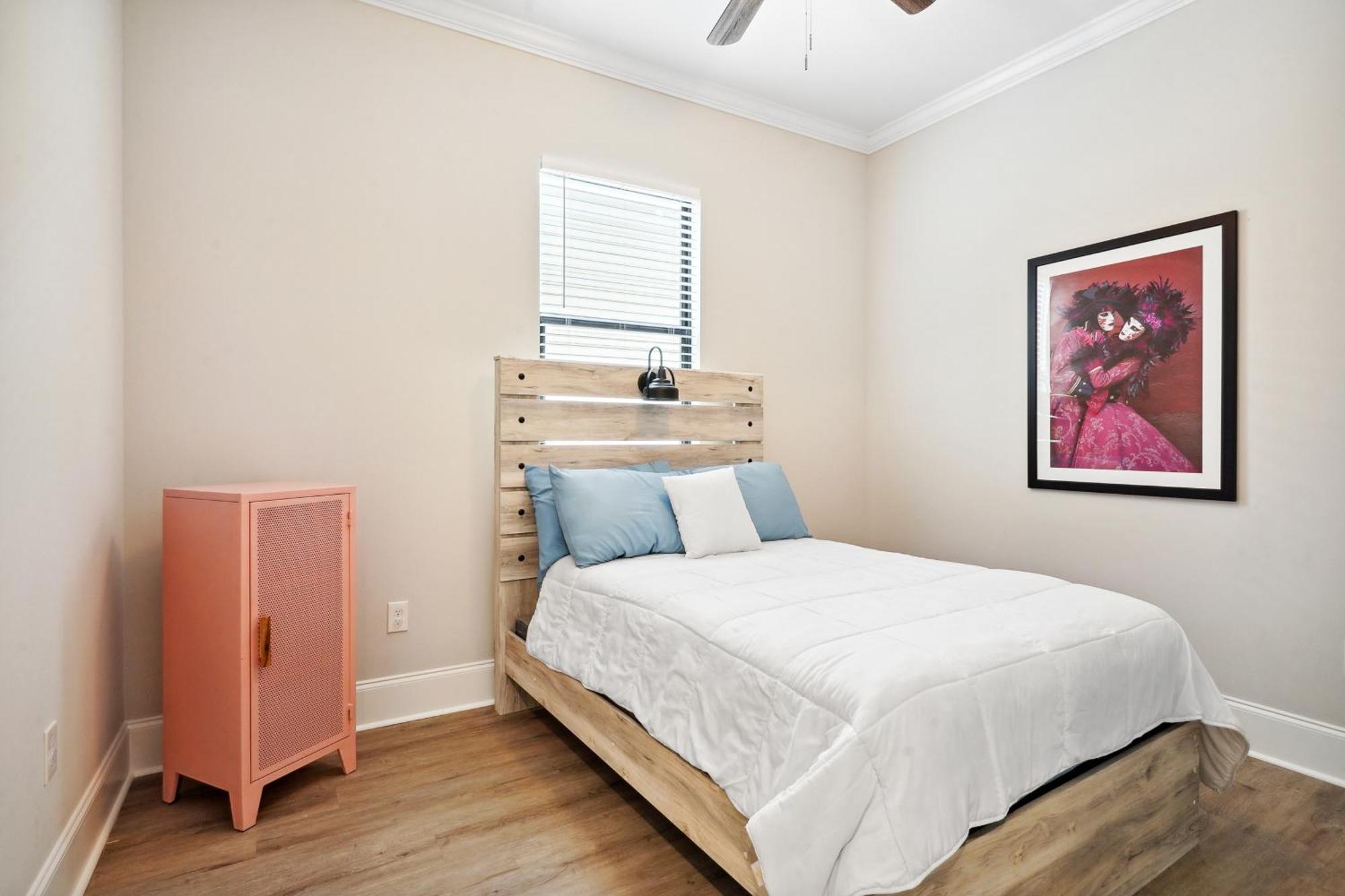 3 Bedroom With Air Conditioner! New Orleans