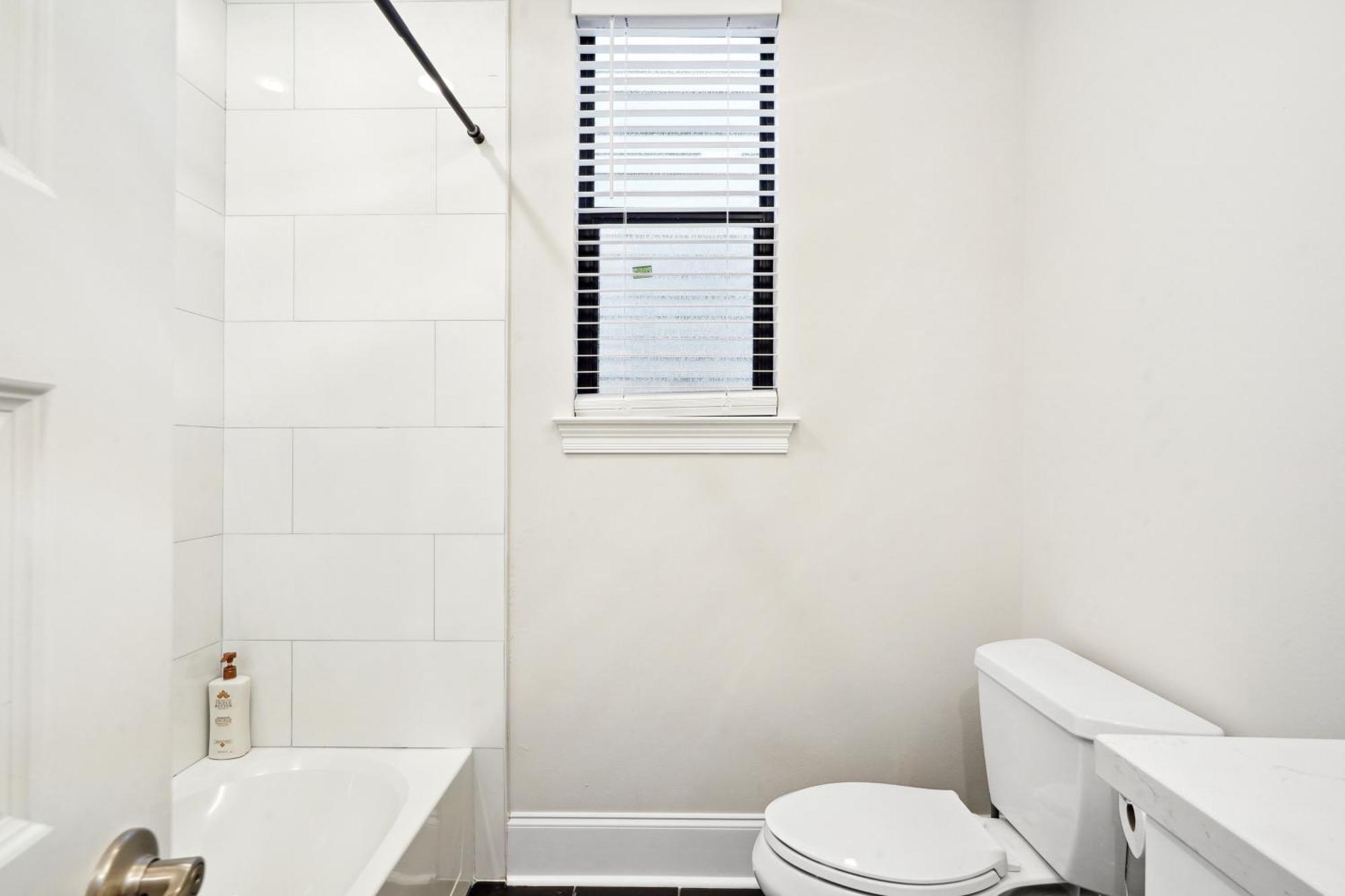 Holiday home 3 Bedroom With Air Conditioner! New Orleans