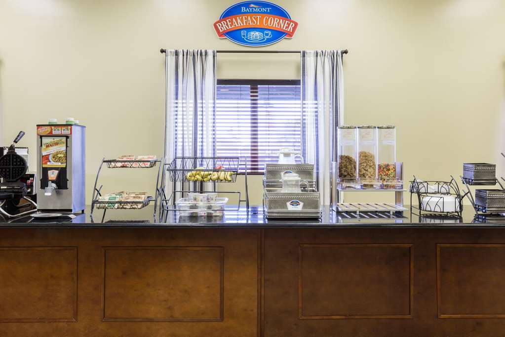 Hotel Trident Inn And Suites 2*