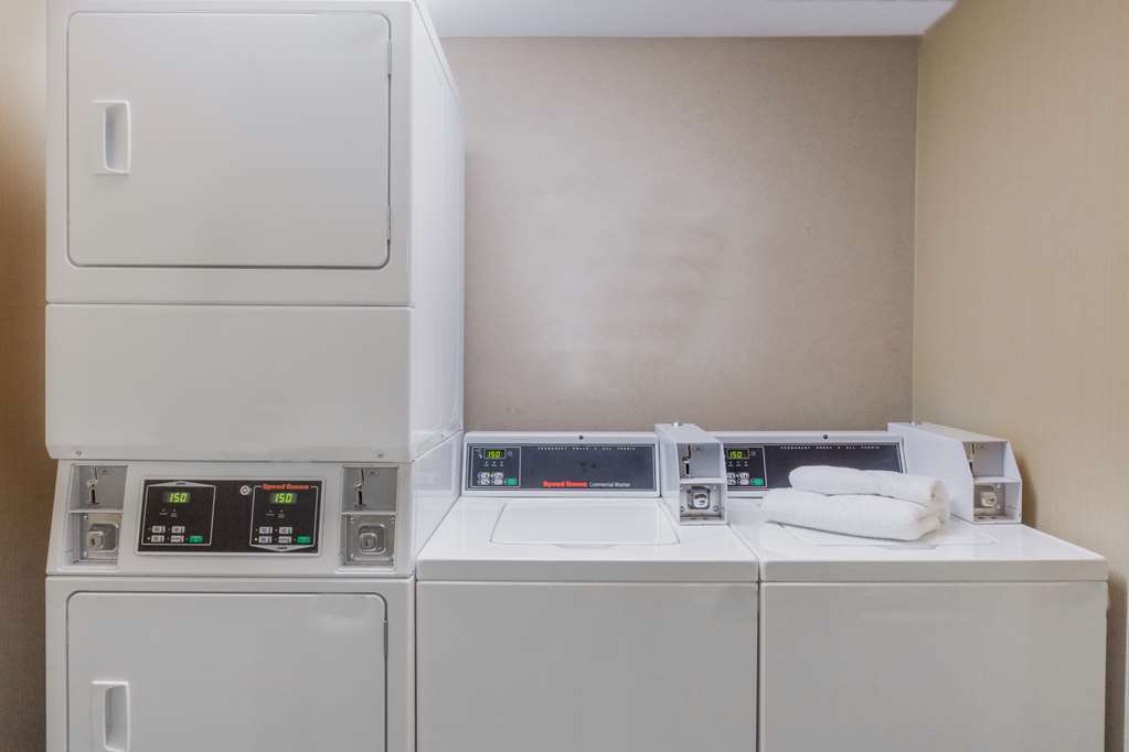 Trident Inn And Suites Hotel 2*