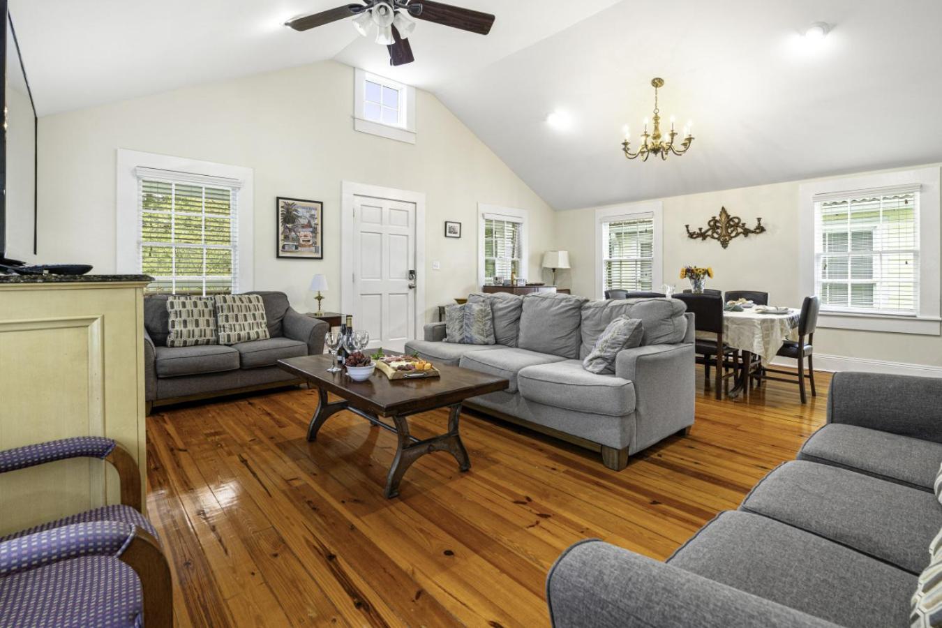 Chic Marigny Retreat Near French Quarter Holiday home *