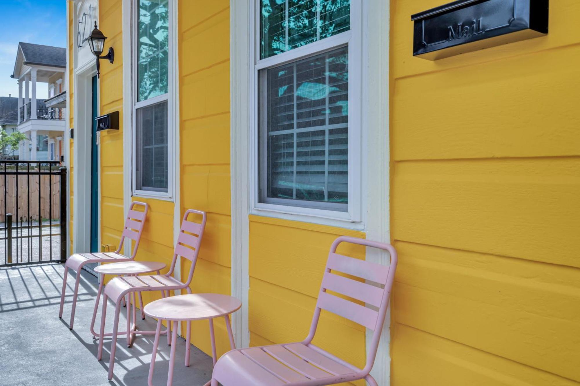 Mid-city Shotgun W High Ceilings & Near Streetcar Holiday home New Orleans