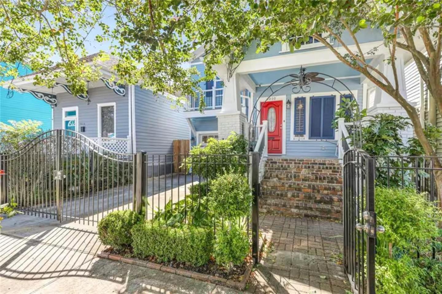 Private Bedroom Bath Sitting & Porch Apartment