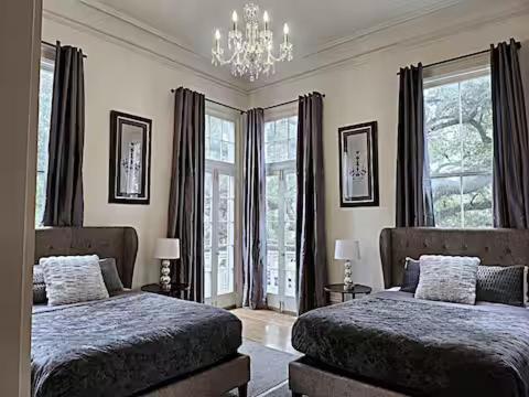 Apartment Walker Mansion On St Charles Ave - Unit 4