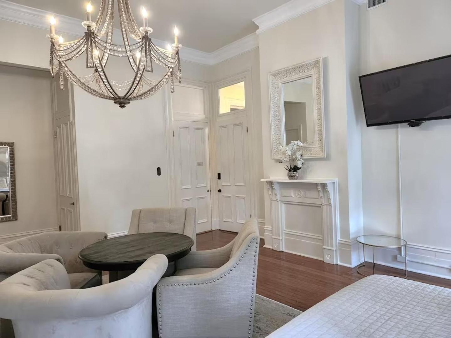 Apartment Walker Mansion On St Charles Ave - Unit 4 New Orleans