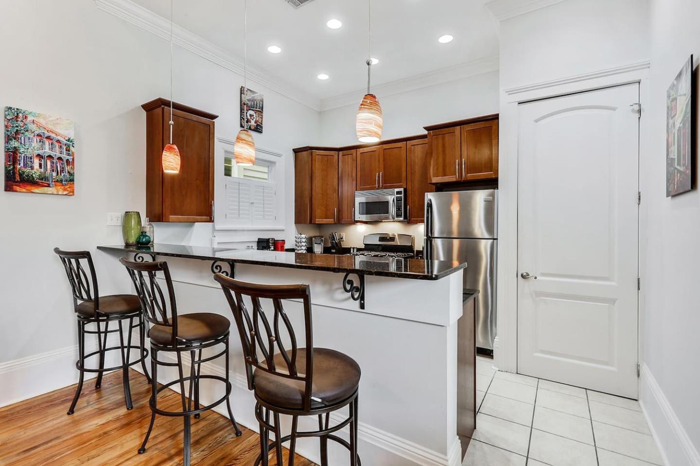 Apartment Carondelet Court *