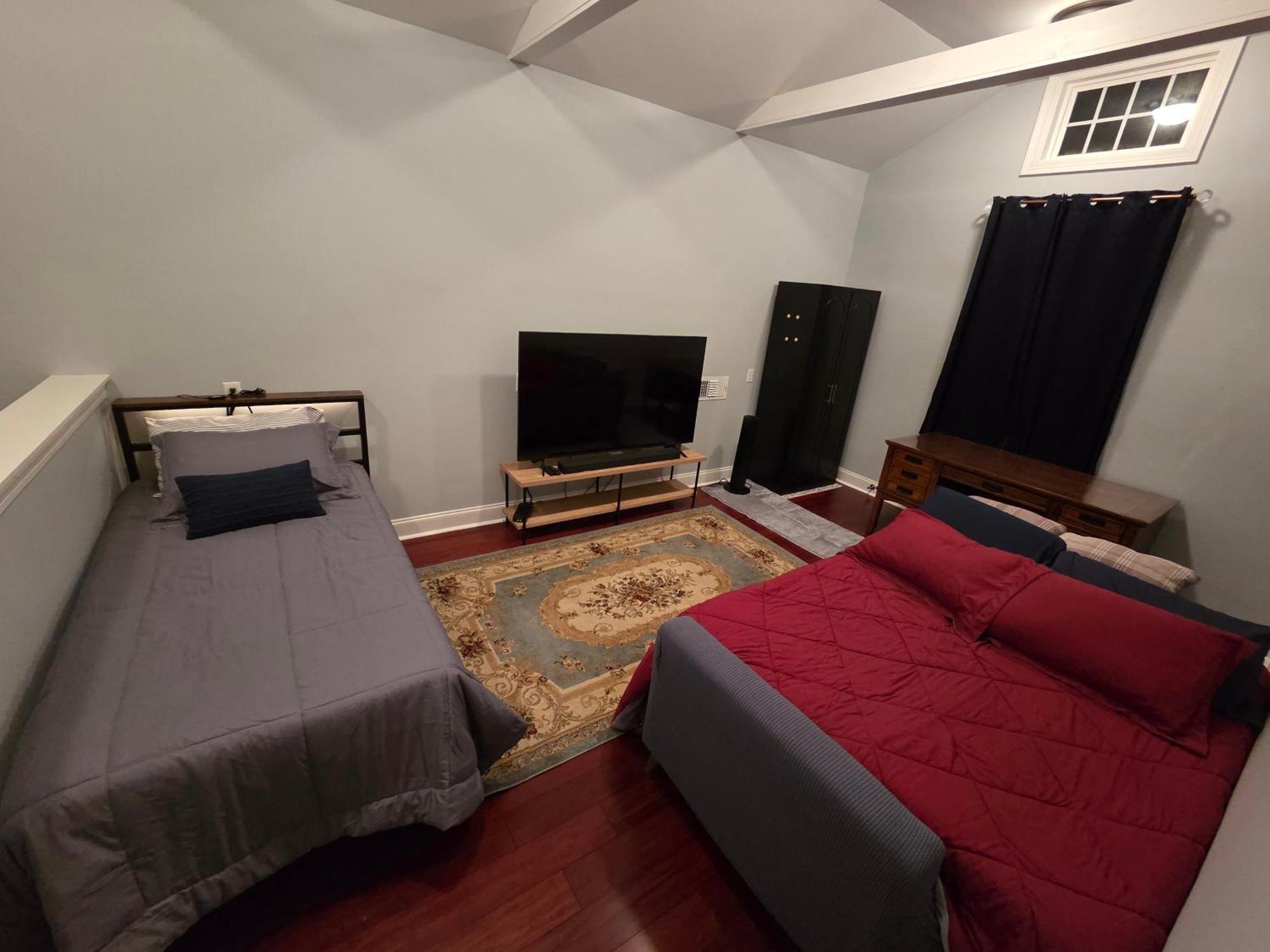 Private Bedroom Bath Sitting & Porch