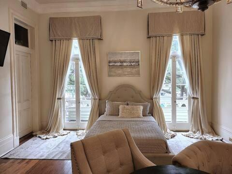 Walker Mansion On St Charles Ave - Unit 4 Apartment New Orleans