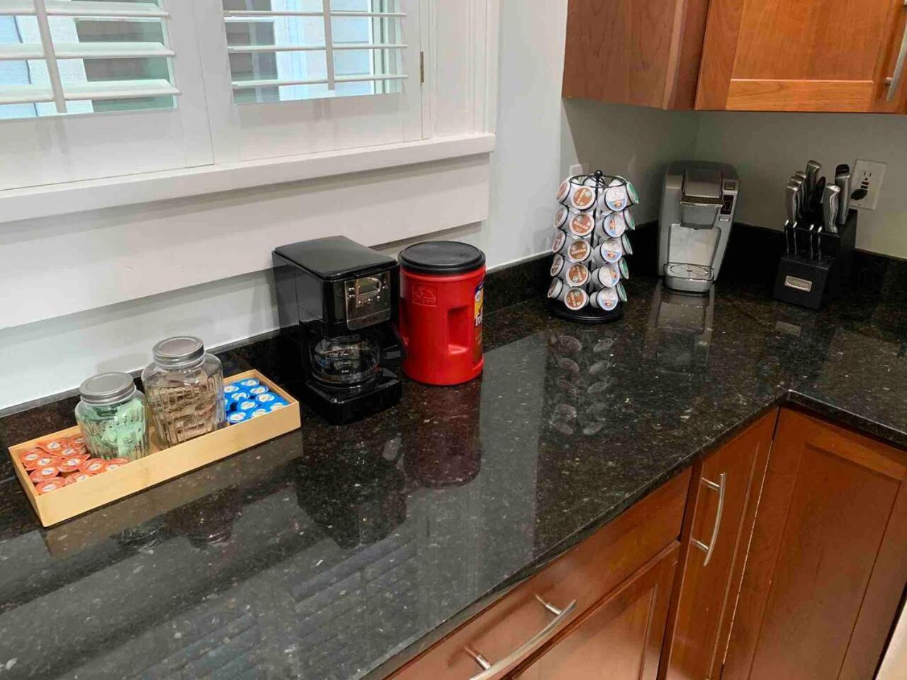 Carondelet Court Apartment