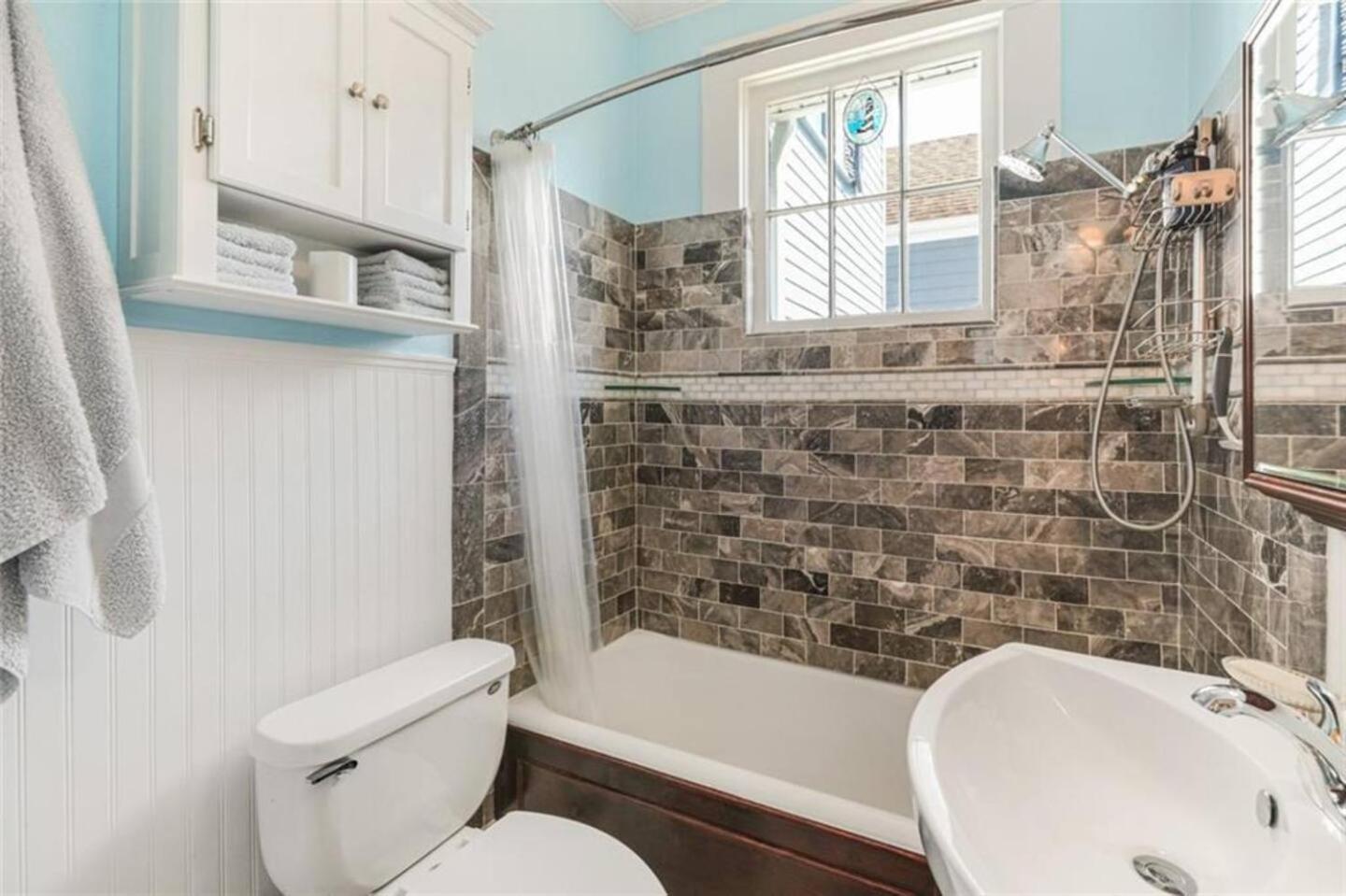 Apartment Private Bedroom Bath Sitting & Porch New Orleans