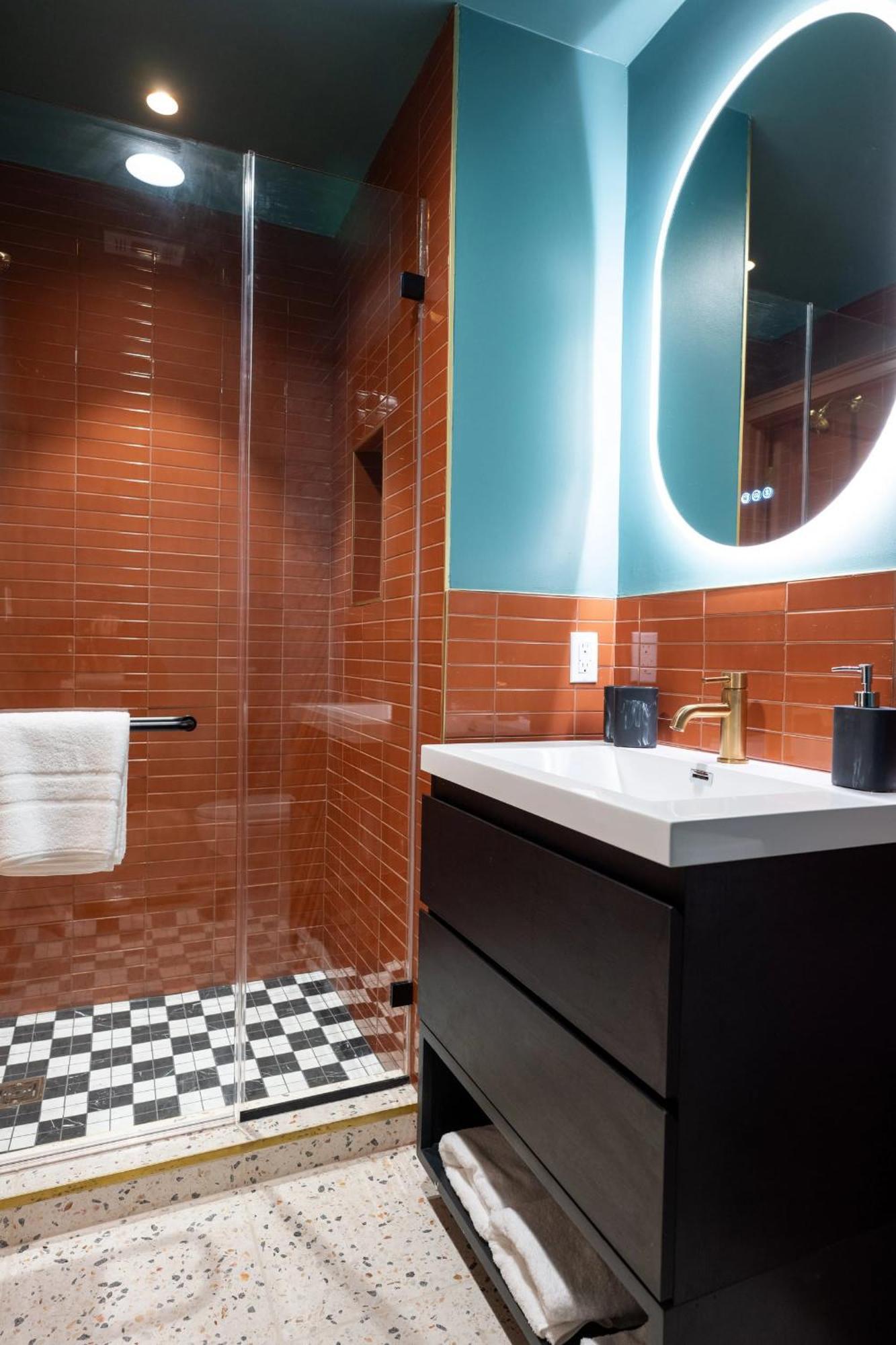 The Gisele - Luxury 4br 3ba For 8 - Pool & Streetcar Stop New Orleans