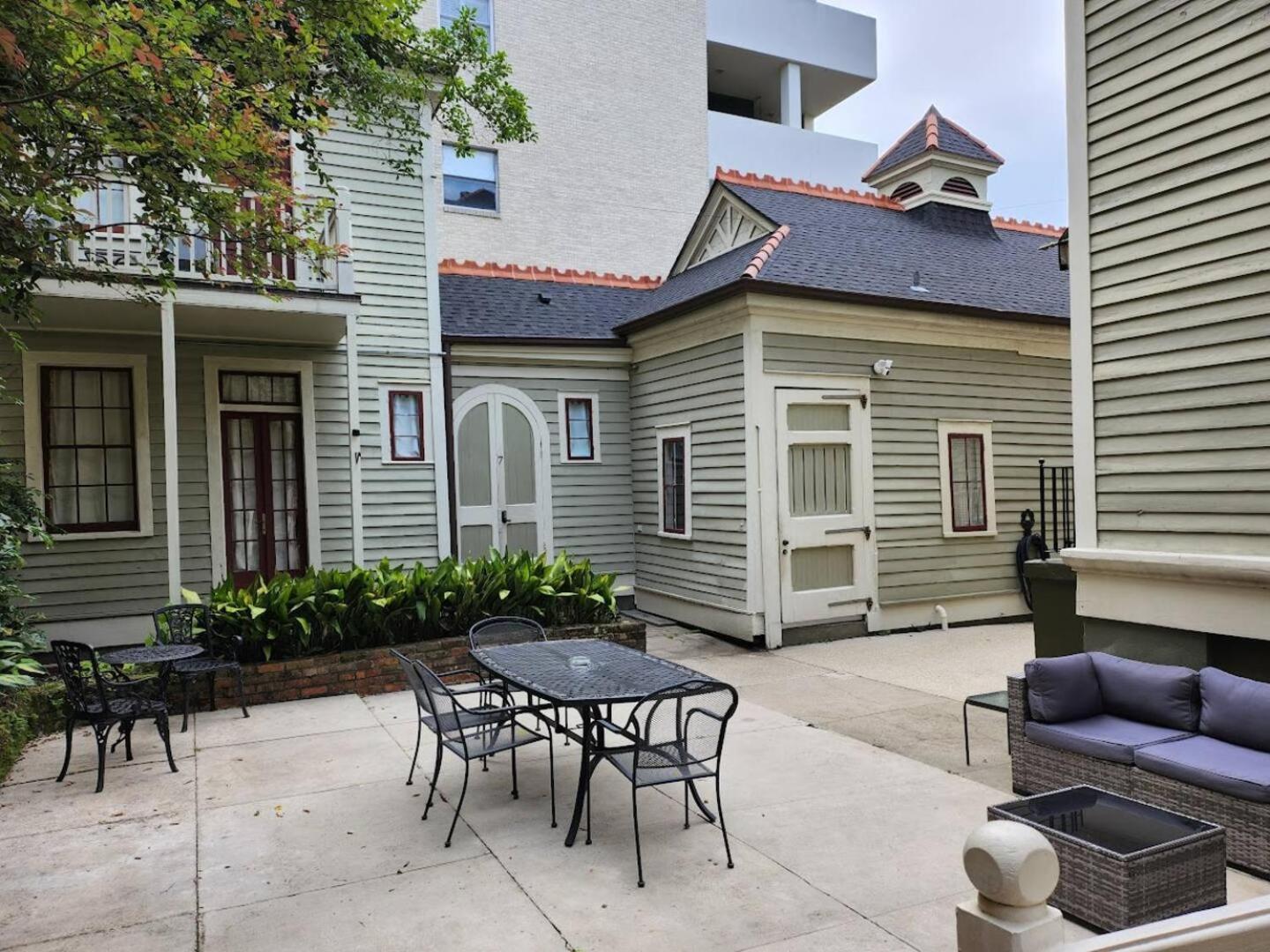 Apartment Walker Mansion On St Charles Ave - Unit 4 New Orleans