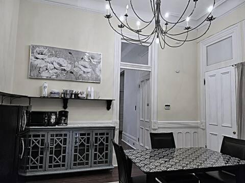 Walker Mansion On St Charles Ave - Unit 4 Apartment *